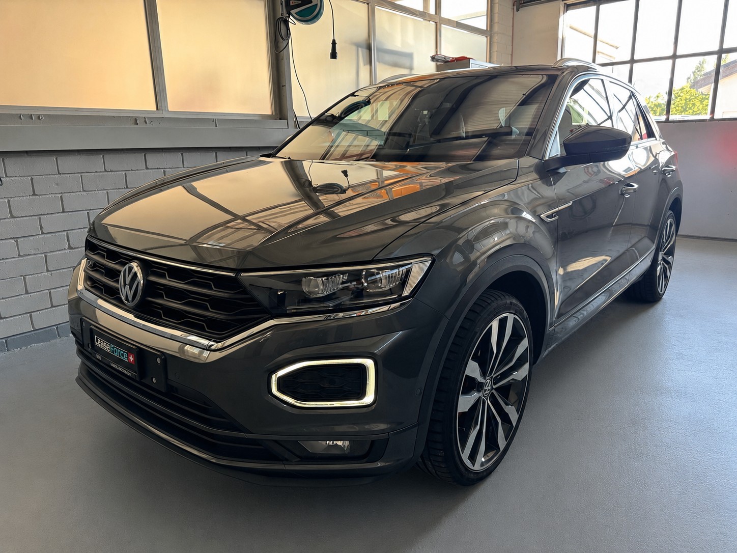 VW T-Roc 2.0 TSI Sport DSG 4Motion-image-0