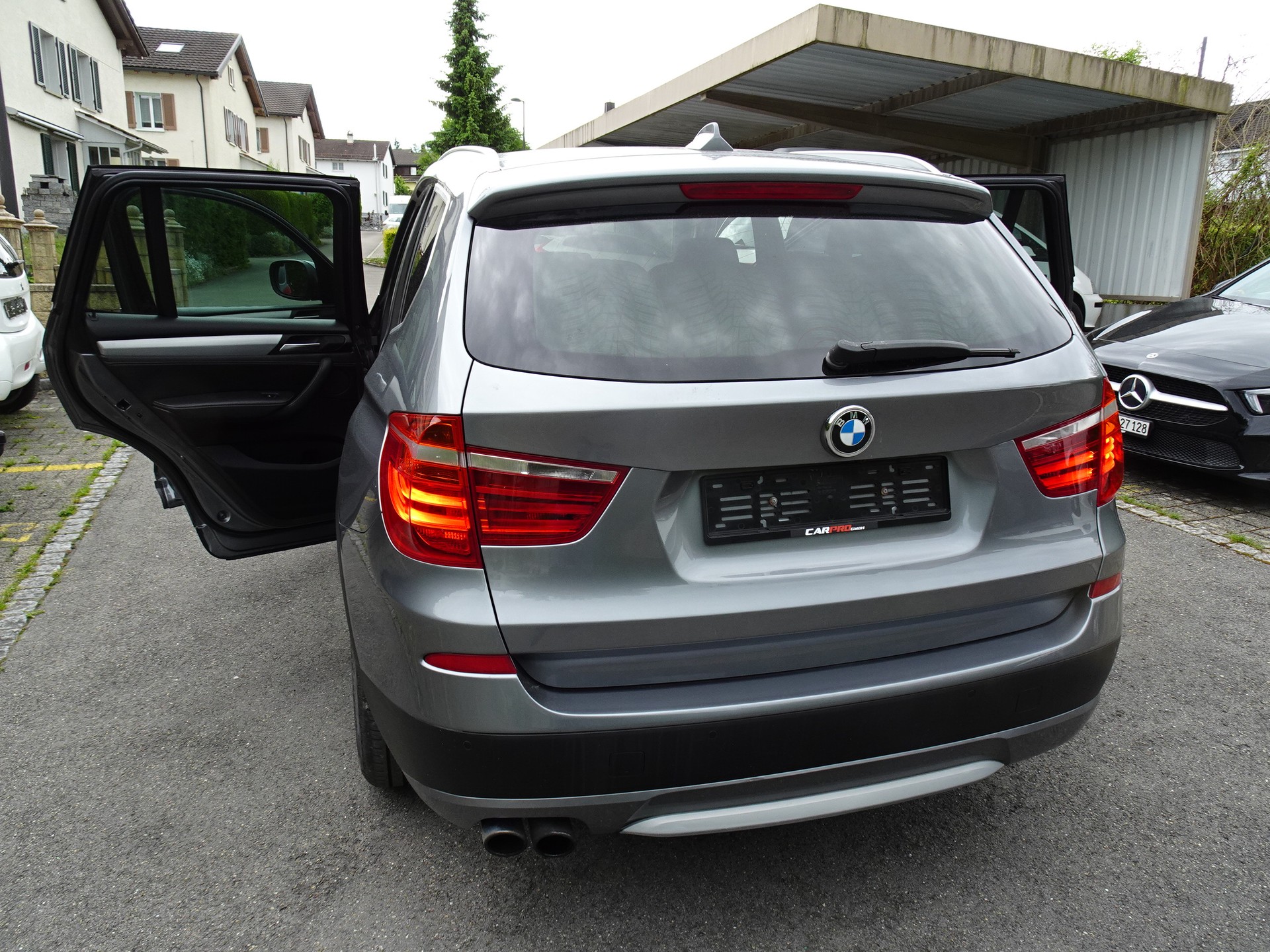 BMW 20i xDrive-image-3