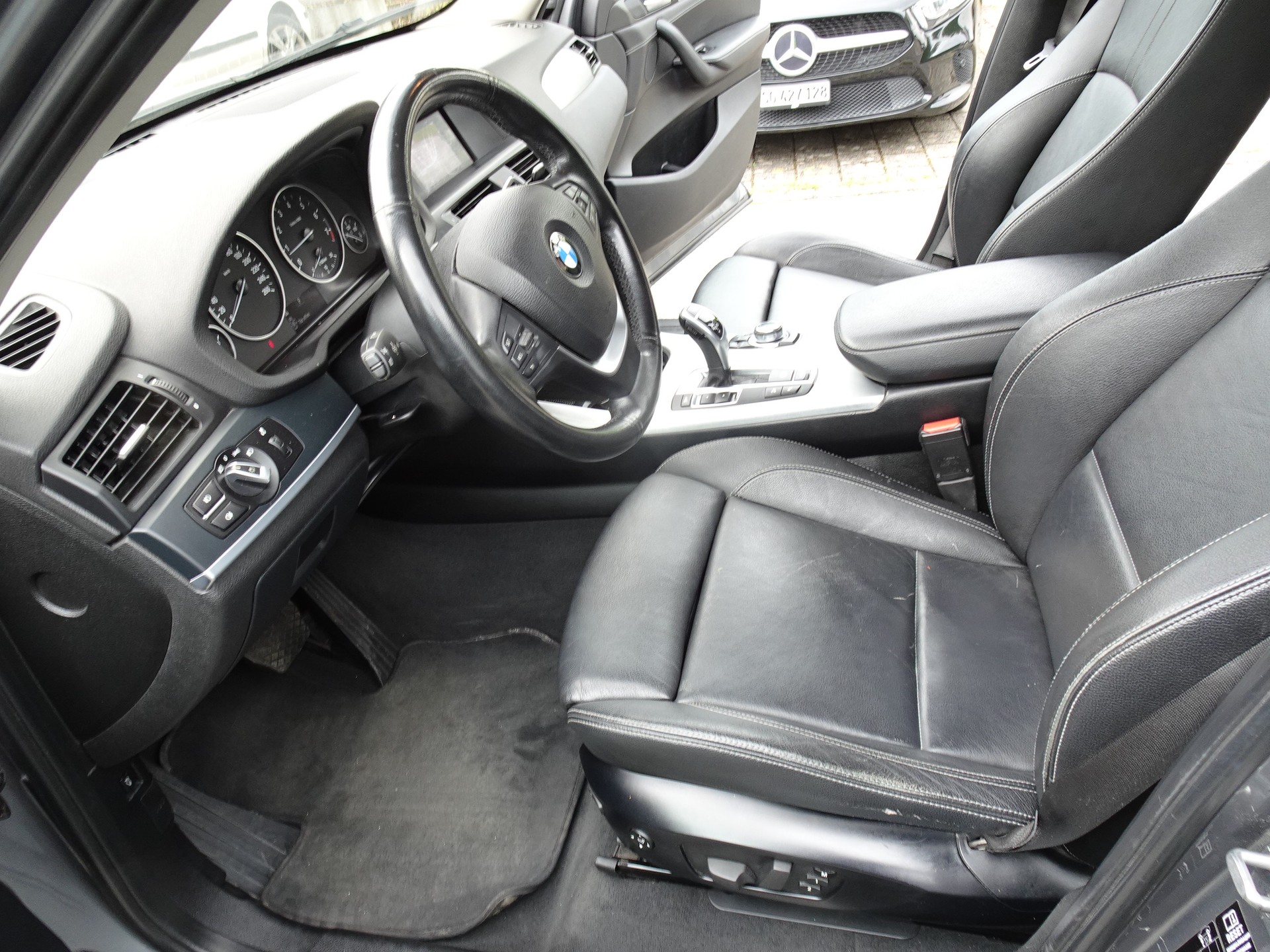 BMW 20i xDrive-image-1