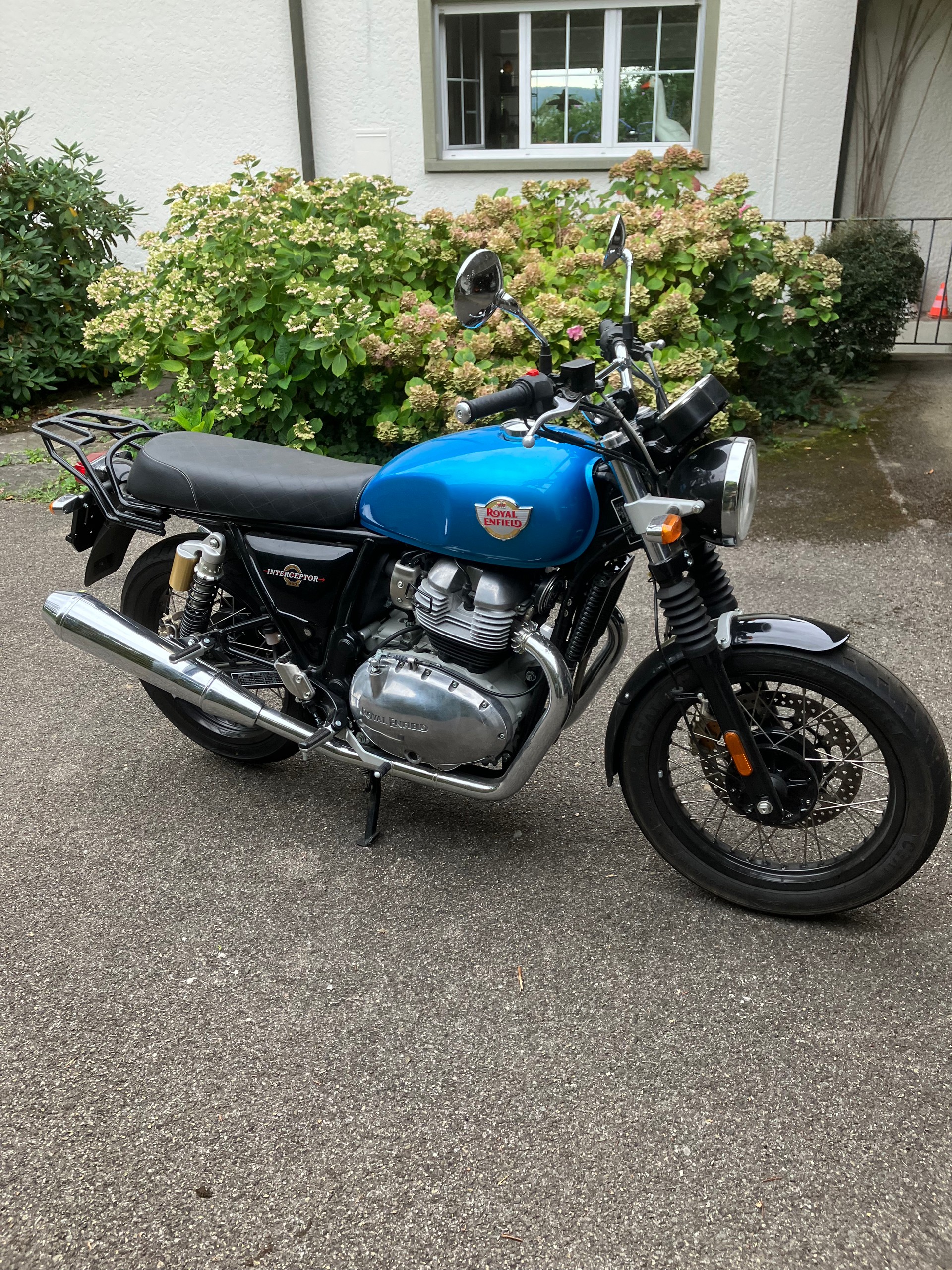 ROYAL ENFIELD Interceptor 650 Standard-image-3