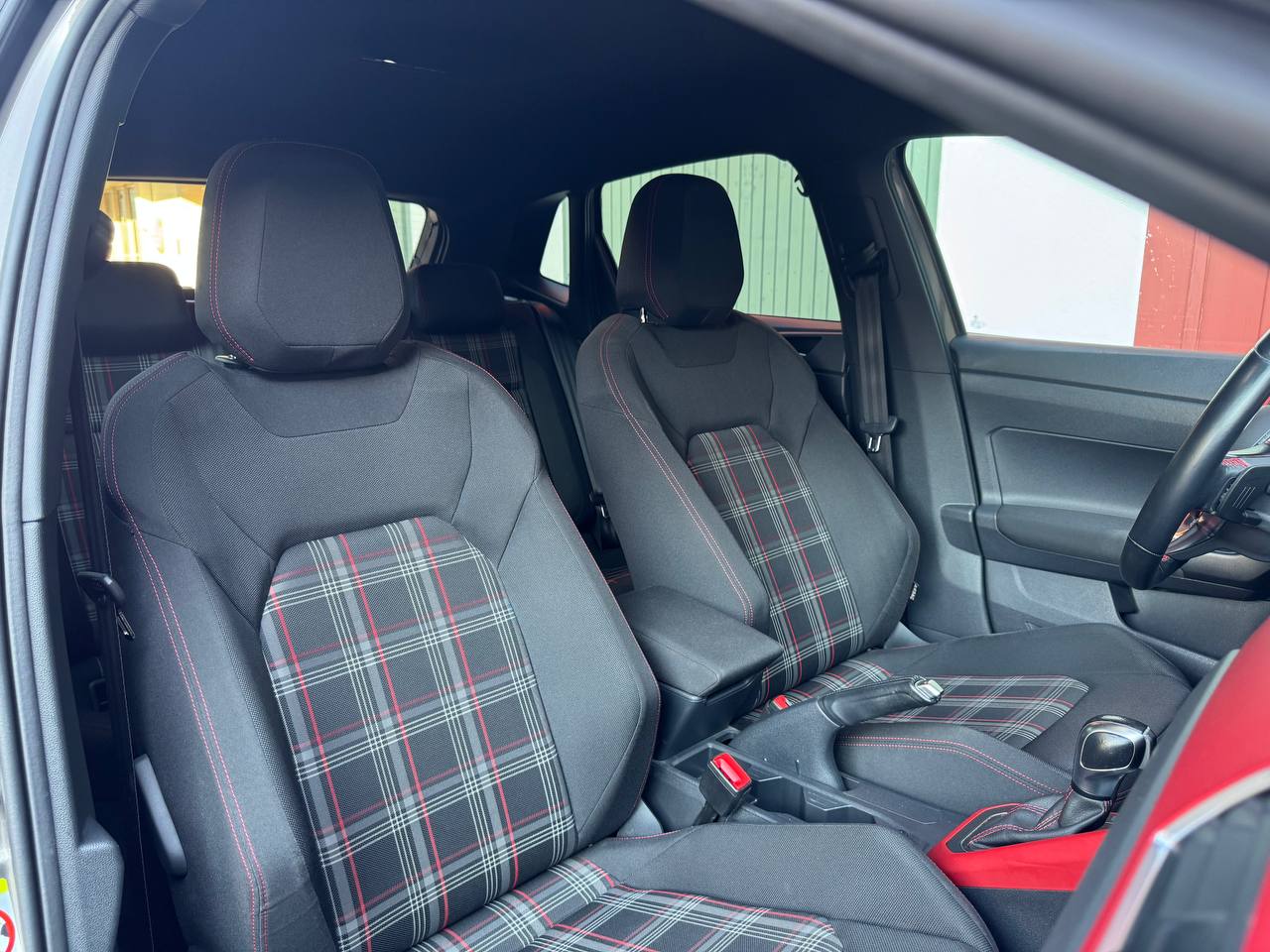 VW Polo 2.0 TSI GTI DSG-image-8