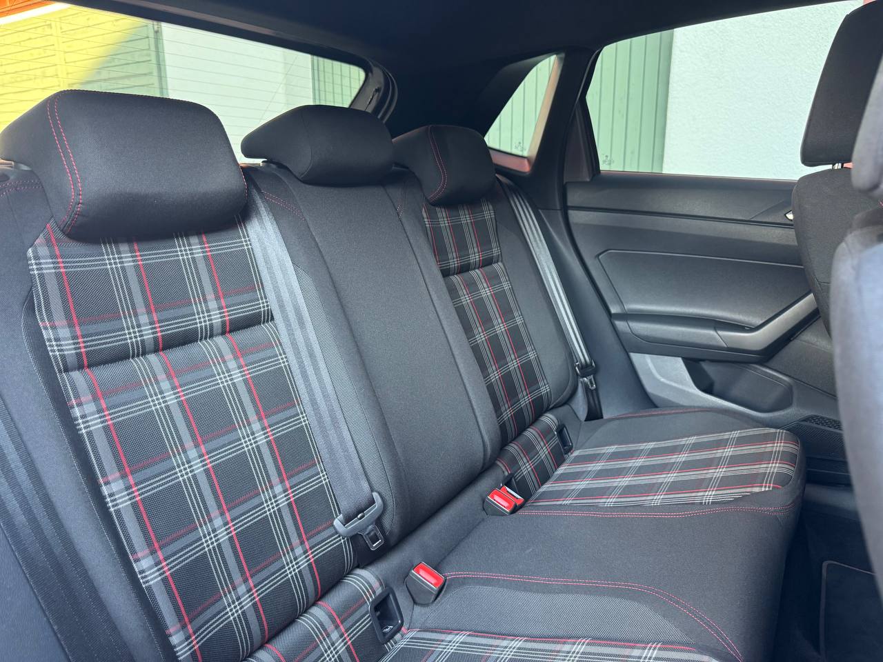 VW Polo 2.0 TSI GTI DSG-image-9