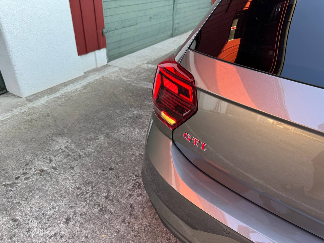 VW Polo 2.0 TSI GTI DSG-image-14