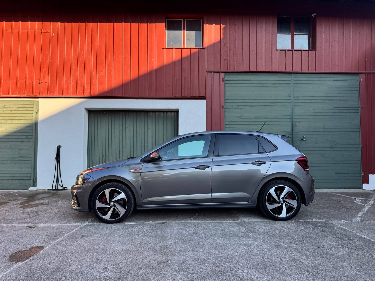 VW Polo 2.0 TSI GTI DSG-image-1