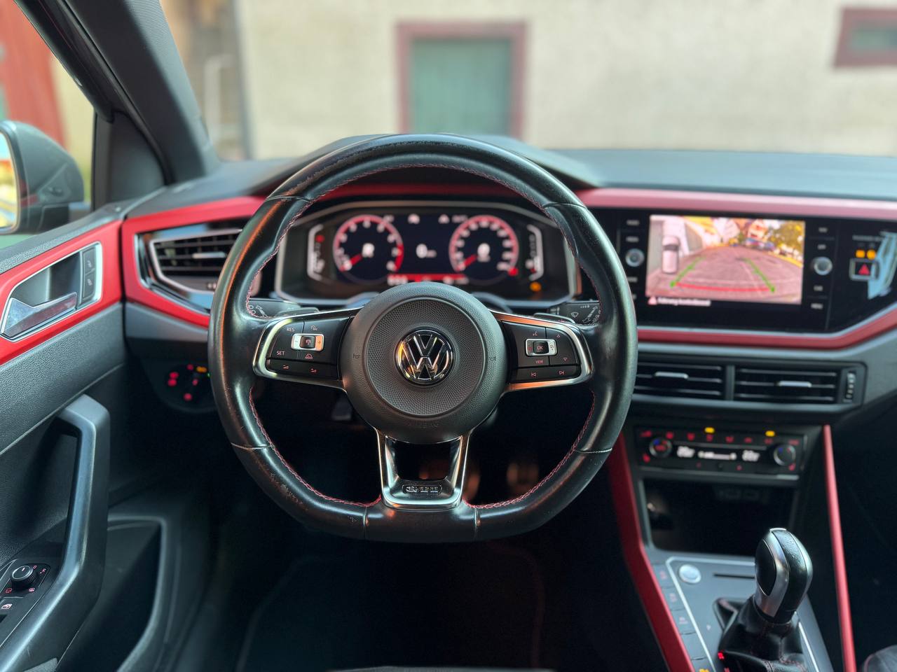VW Polo 2.0 TSI GTI DSG-image-11