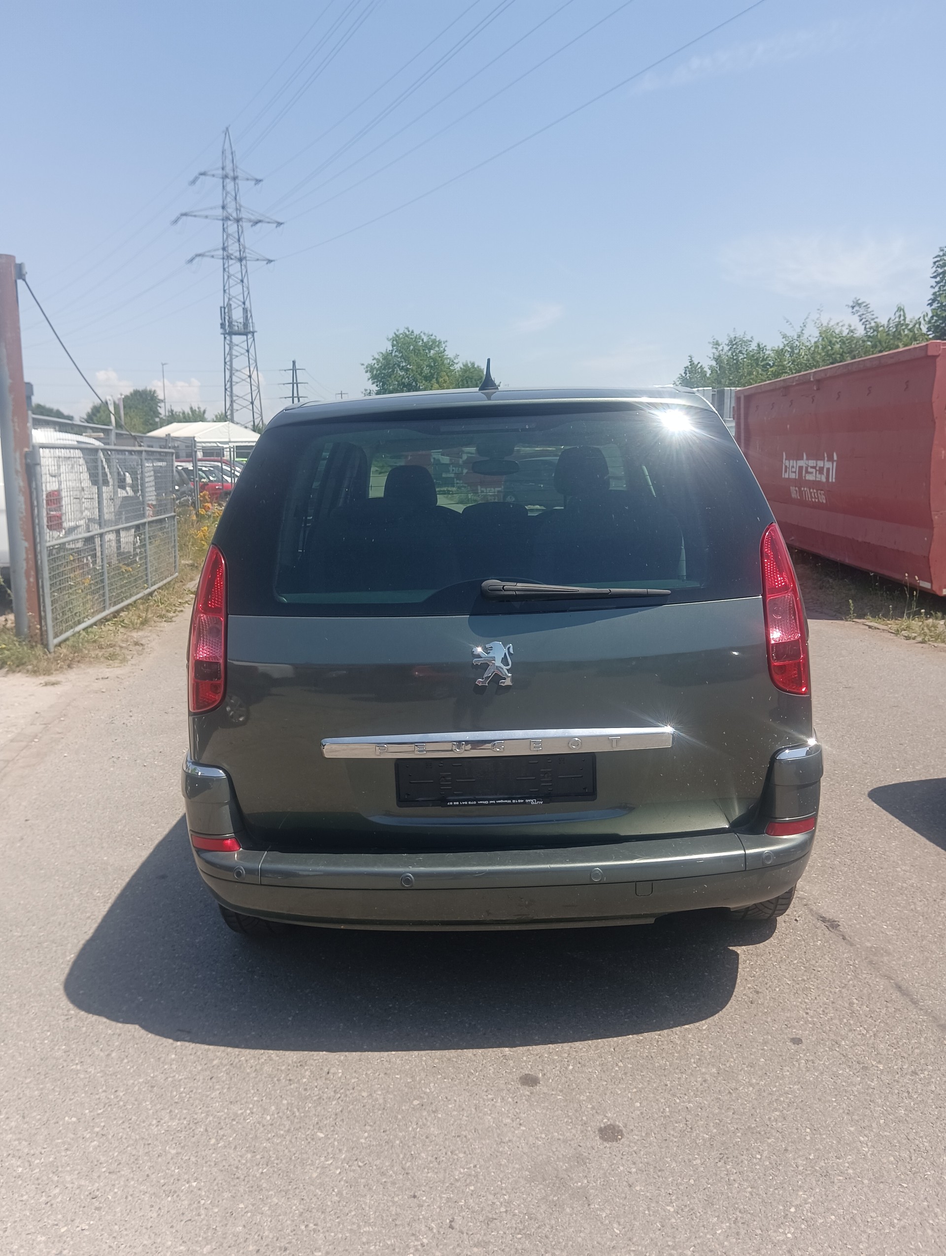 PEUGEOT 807 2.0 16V HDi Swiss Edition-image-5