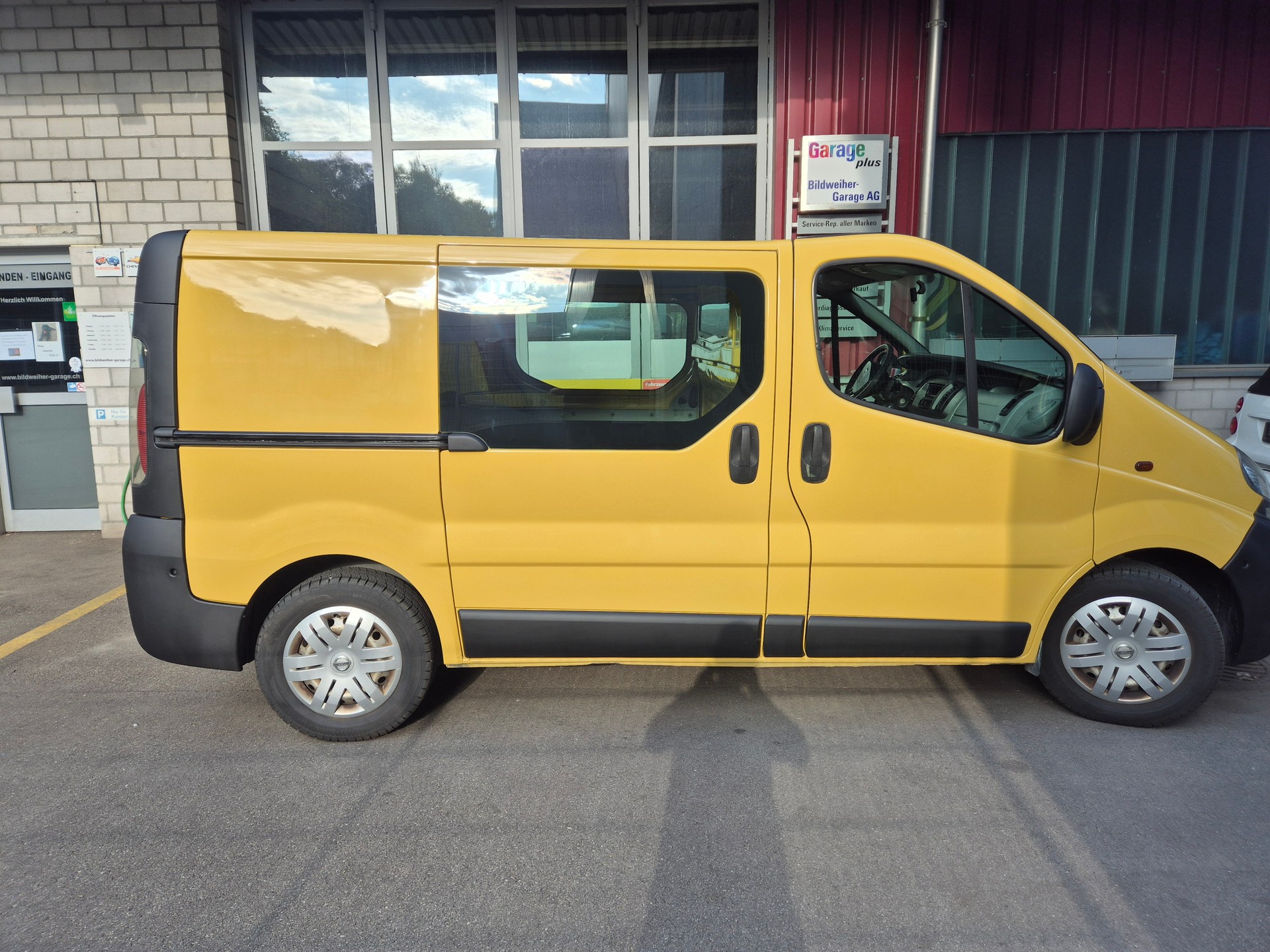 VW Nissan Capstar-image-2