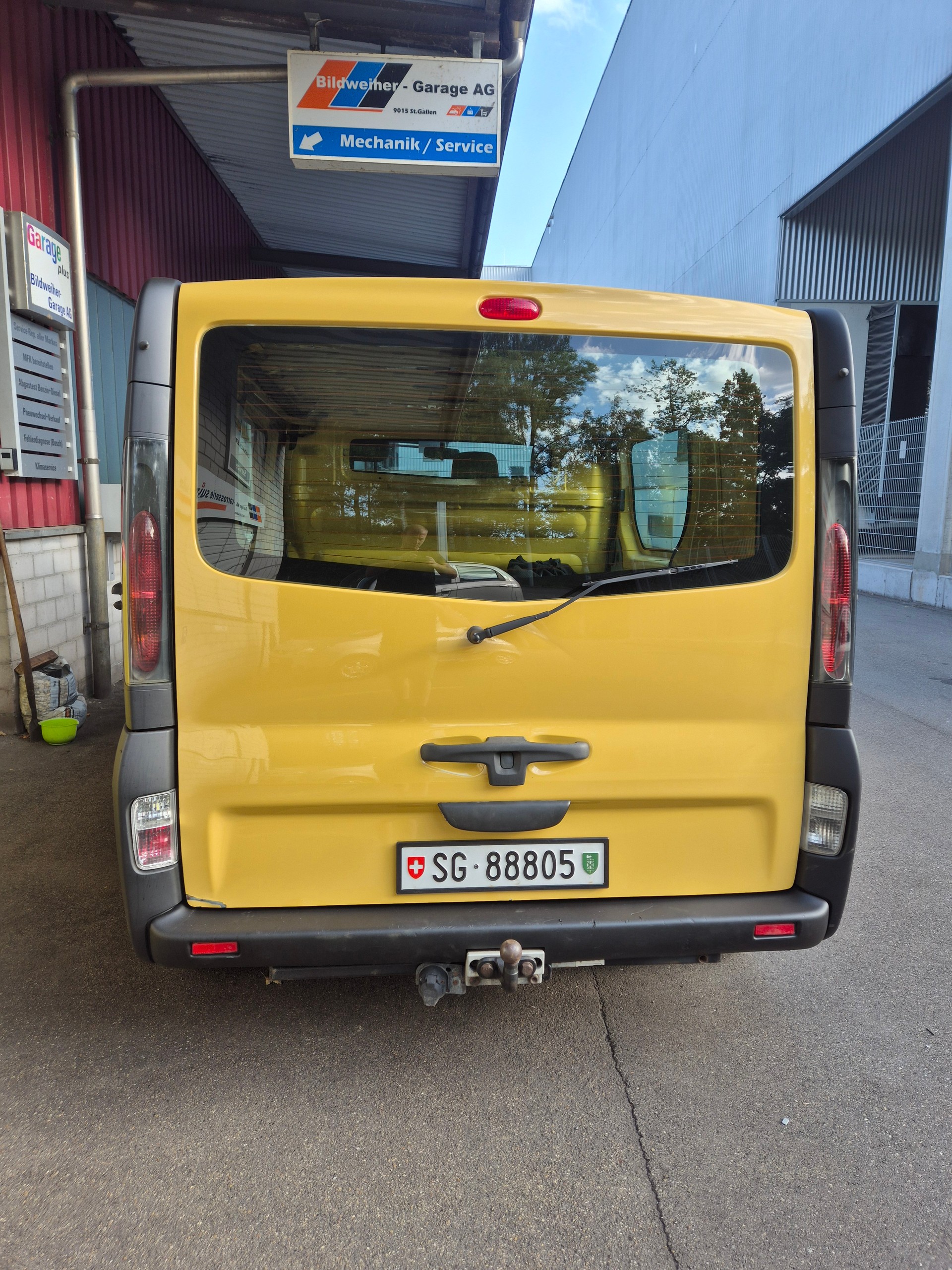 VW Nissan Capstar-image-3