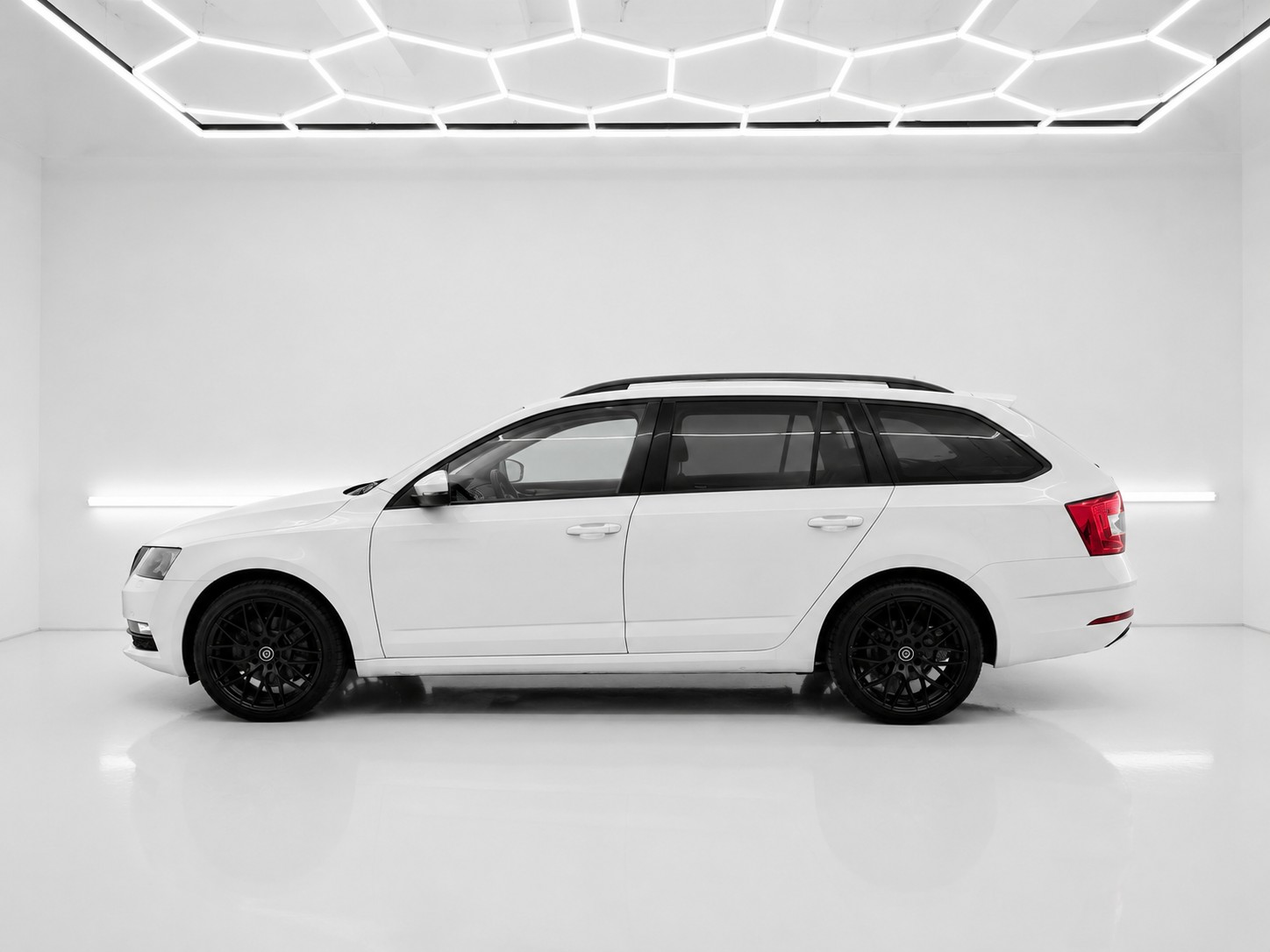 SKODA Octavia Combi 2.0 TDI Ambition 4x4 DSG-image-1