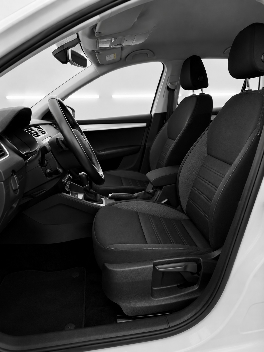 SKODA Octavia Combi 2.0 TDI Ambition 4x4 DSG-image-8
