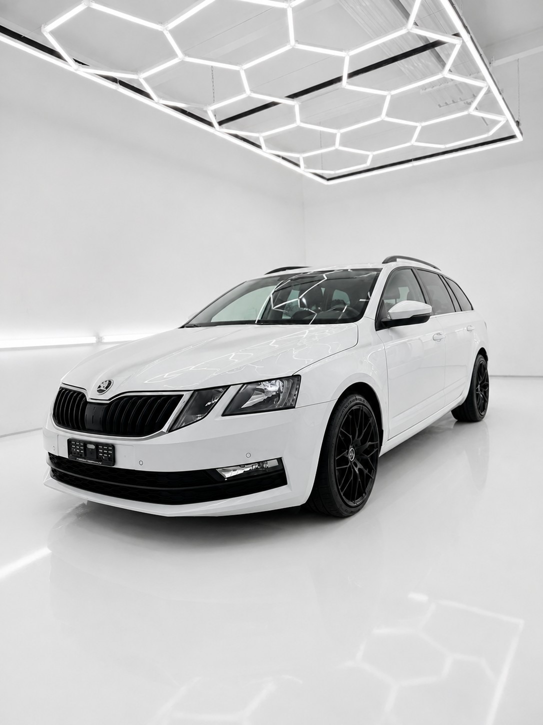 SKODA Octavia Combi 2.0 TDI Ambition 4x4 DSG-image-0
