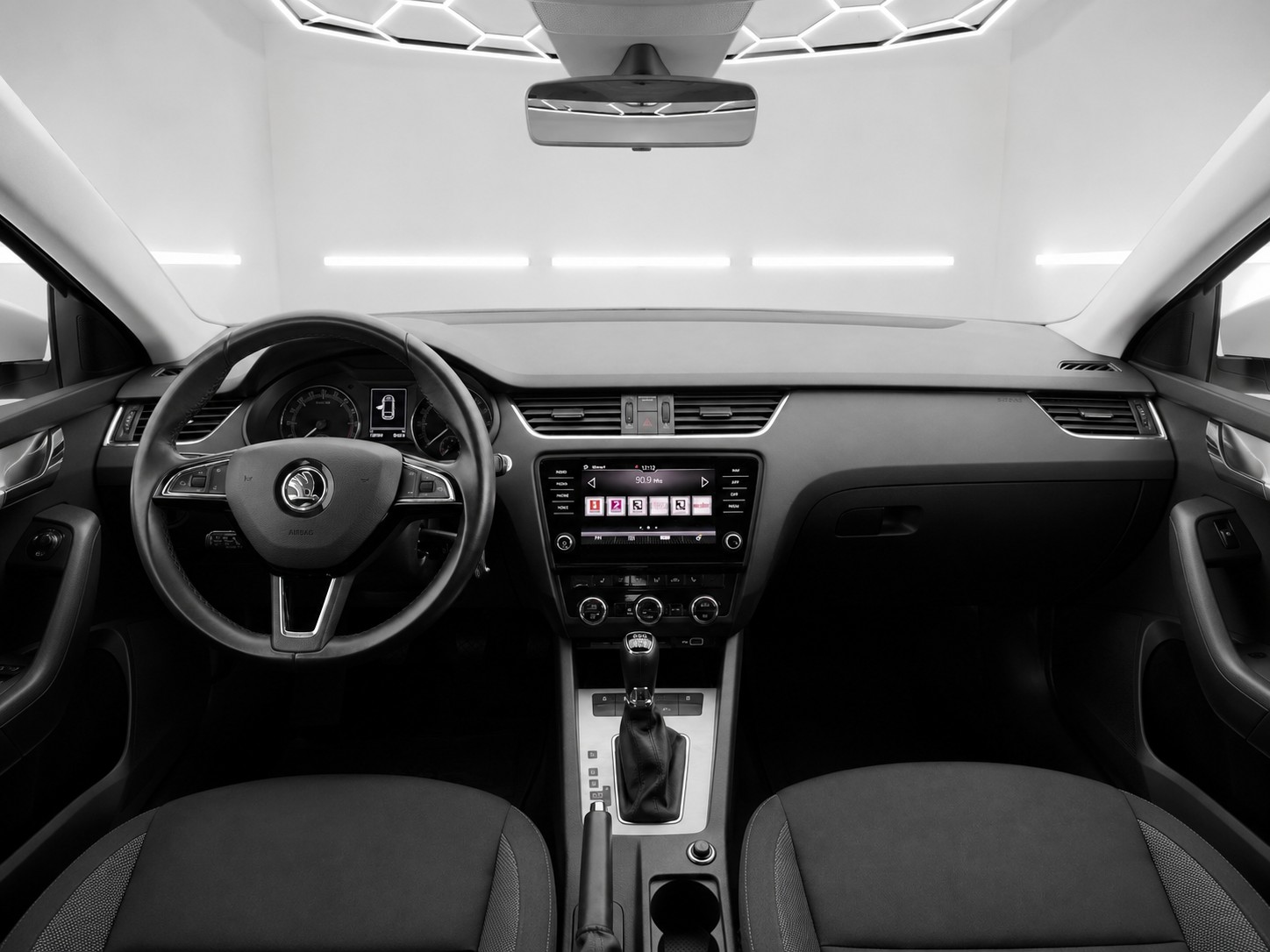 SKODA Octavia Combi 2.0 TDI Ambition 4x4 DSG-image-5