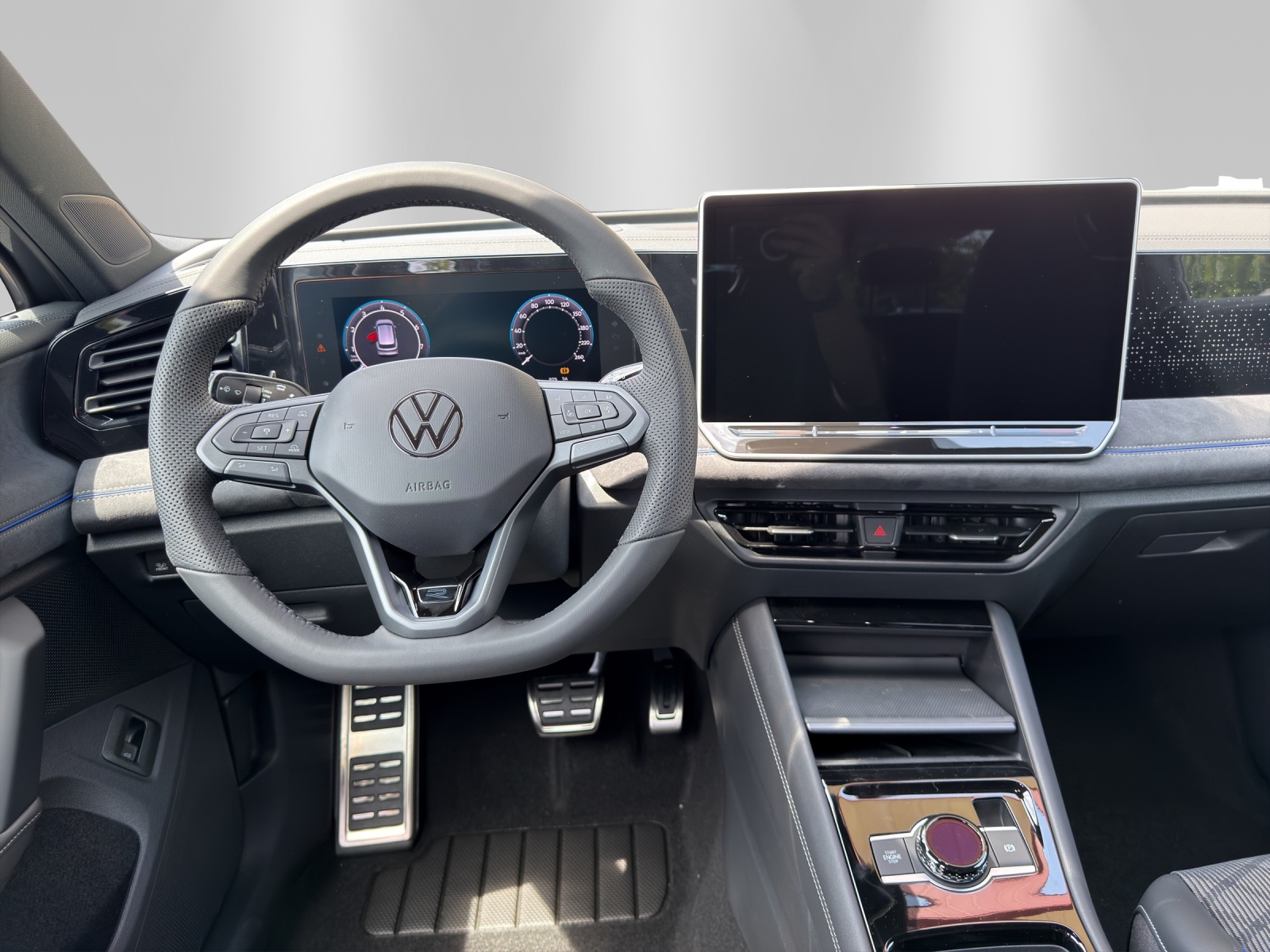 VW Tiguan 2.0 TSI DSG R-Line 4Motion-image-9
