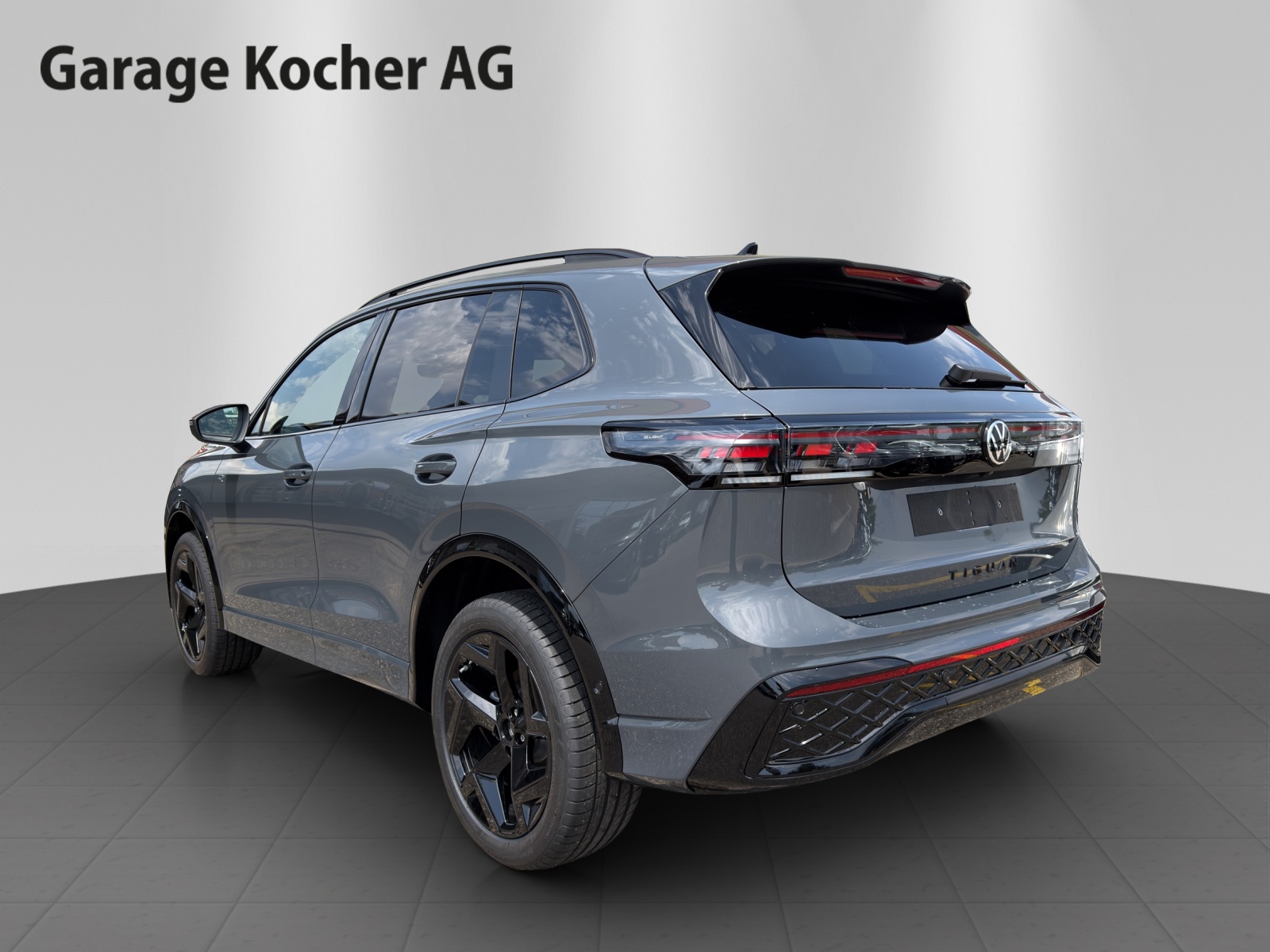 VW Tiguan 2.0 TSI DSG R-Line 4Motion-image-4