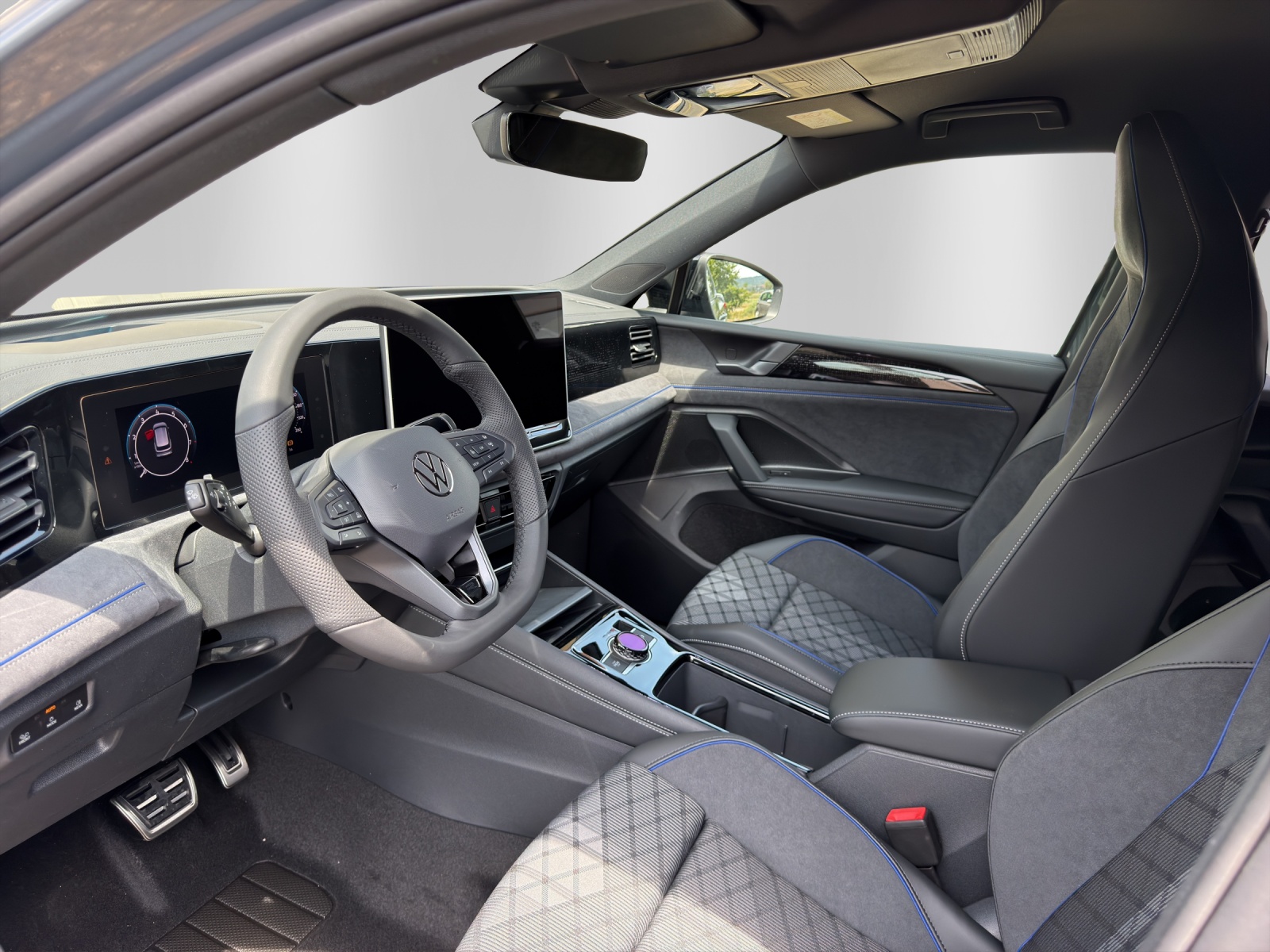 VW Tiguan 2.0 TSI DSG R-Line 4Motion-image-8