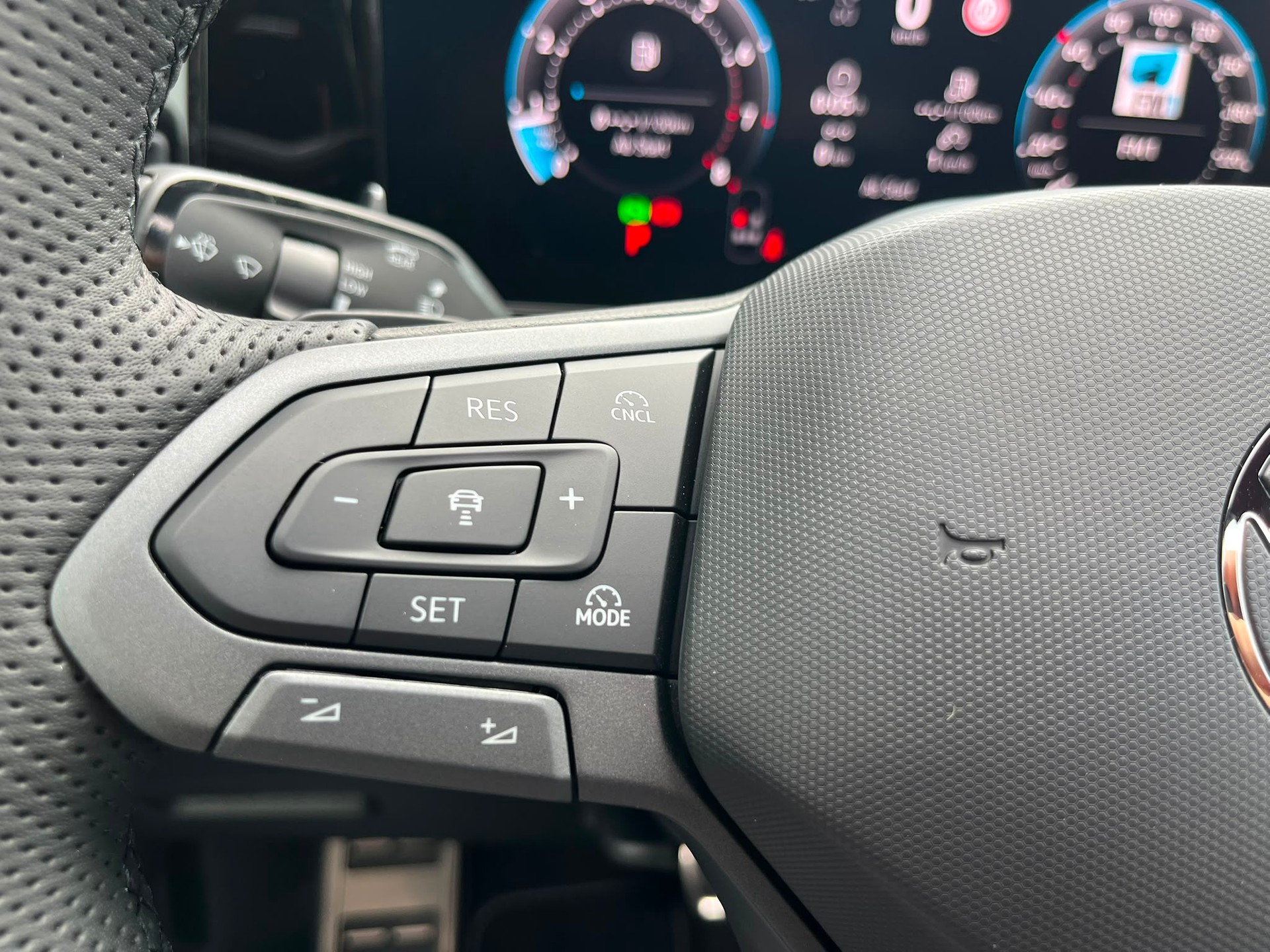 VW Tiguan 2.0 TSI DSG R-Line 4Motion-image-8