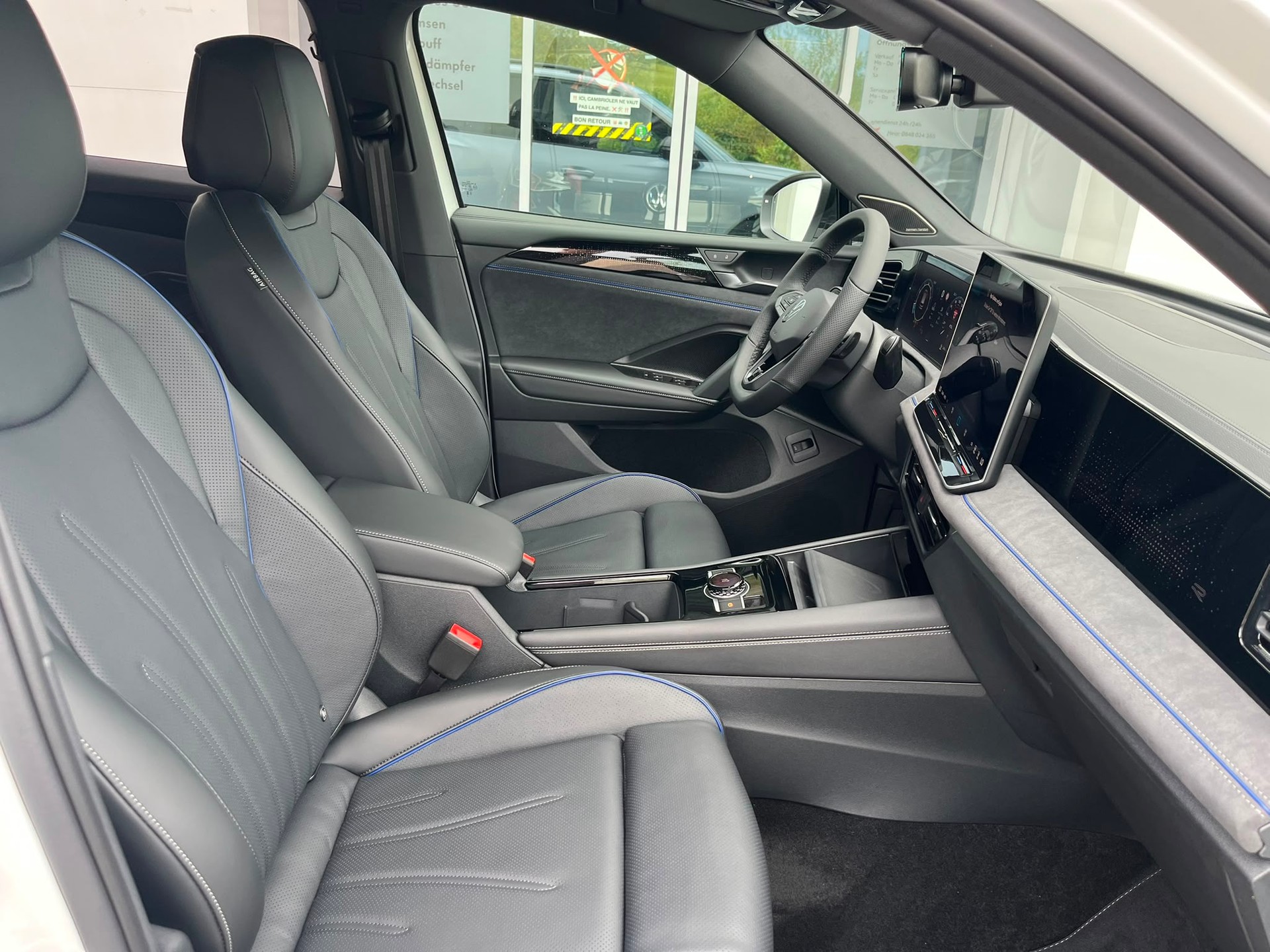 VW Tiguan 2.0 TSI DSG R-Line 4Motion-image-2