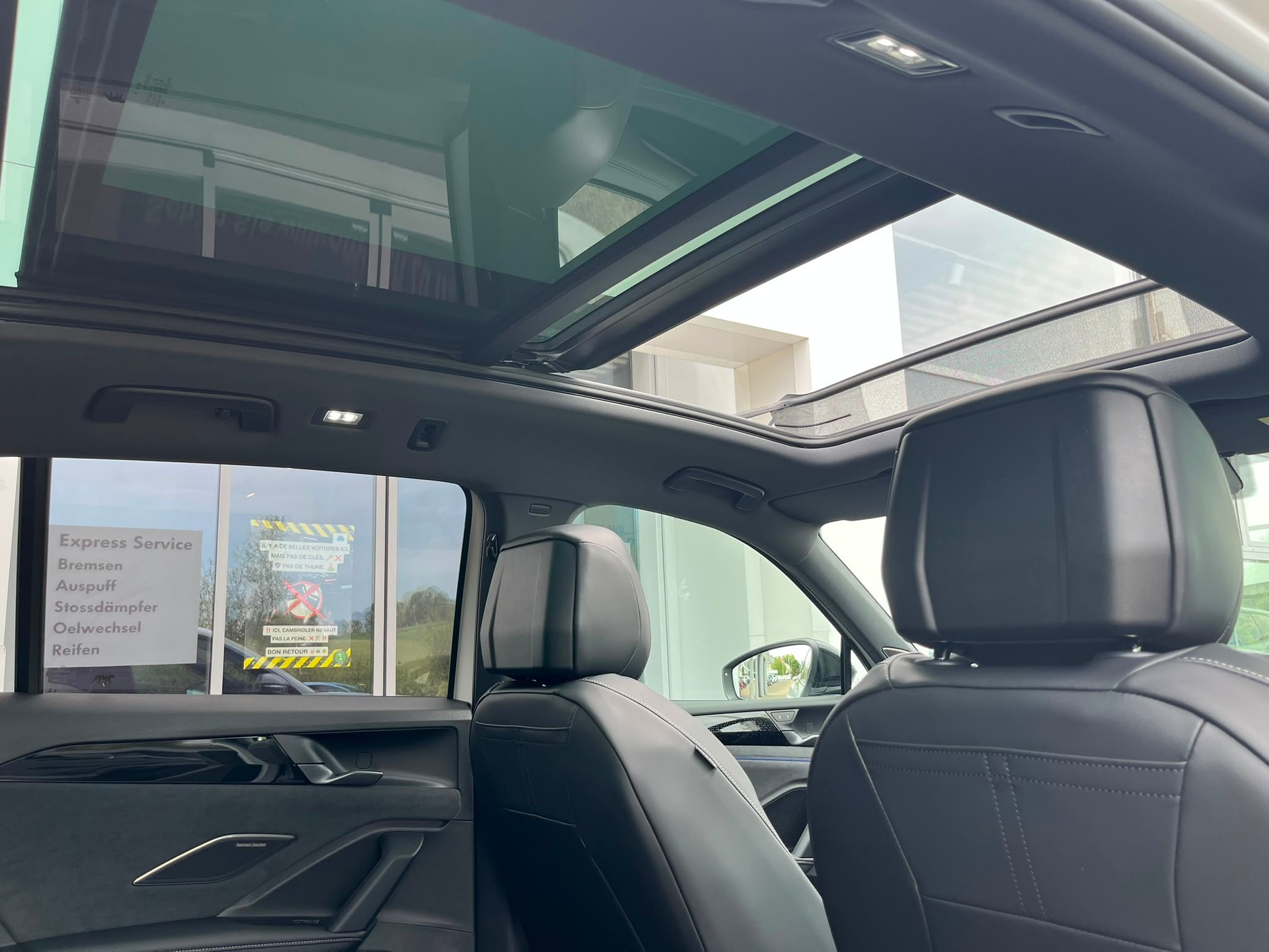 VW Tiguan 2.0 TSI DSG R-Line 4Motion-image-4