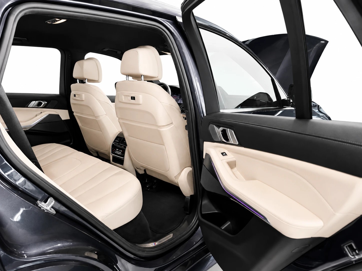 BMW X5 45e xDrive SAG CH FAHRZEUG-image-9