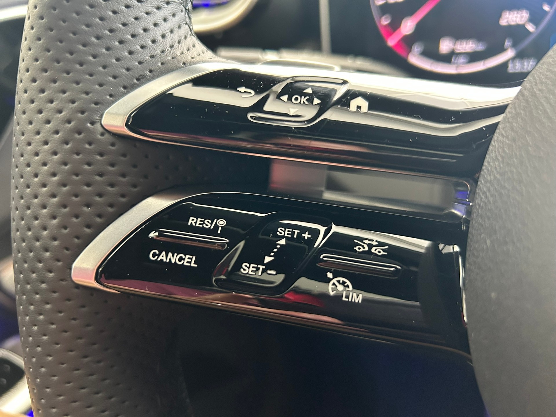 MERCEDES-BENZ GLC 400 e 4Matic EQ Star 9G-Tronic-image-19