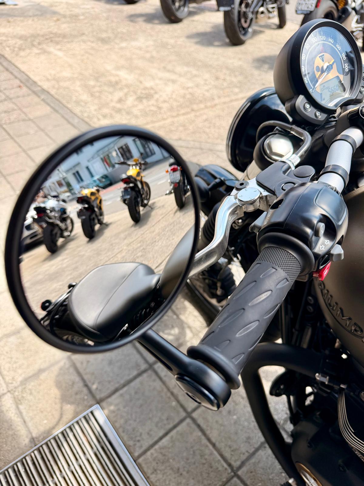 TRIUMPH Bonneville 1200 Bobber ABS-image-15