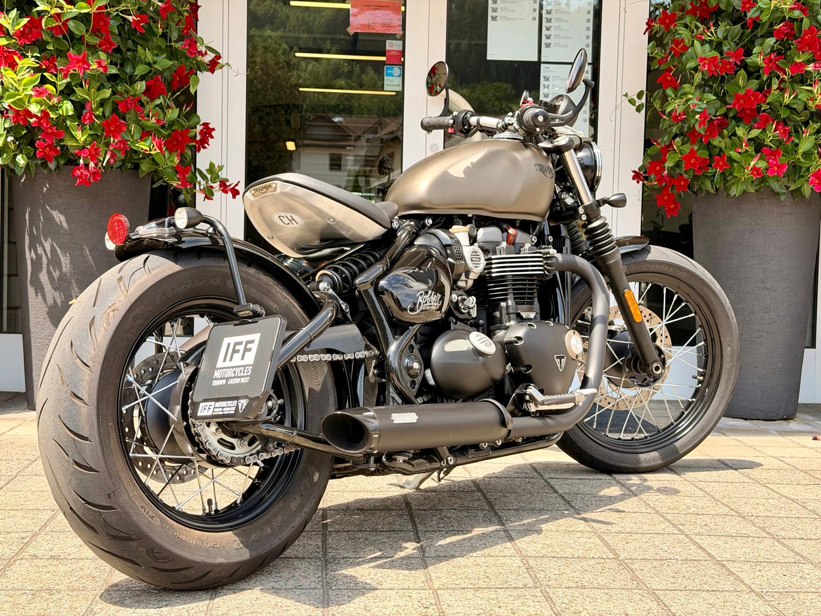 TRIUMPH Bonneville 1200 Bobber ABS