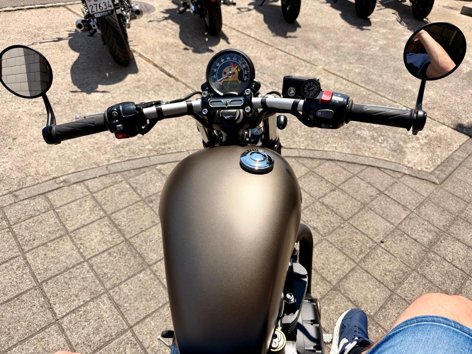 TRIUMPH Bonneville 1200 Bobber ABS-image-7