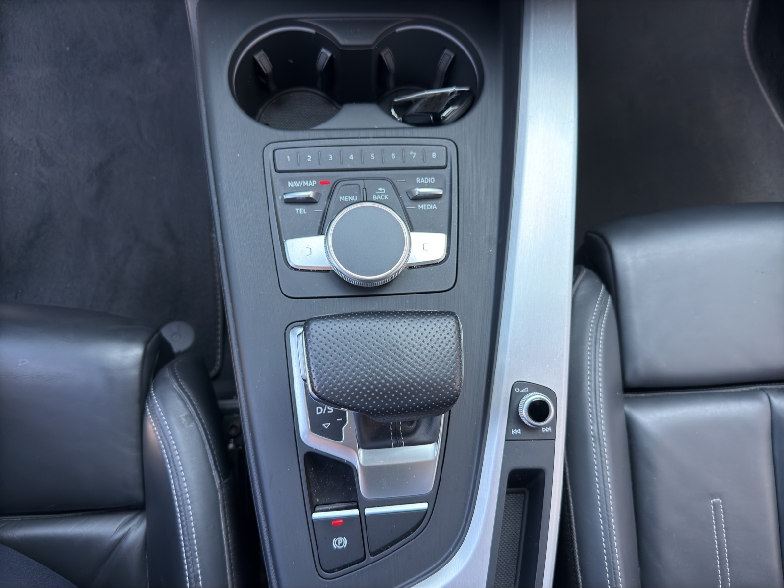 AUDI A4 Avant 2.0 TFSI Sport quattro S-Line-image-30
