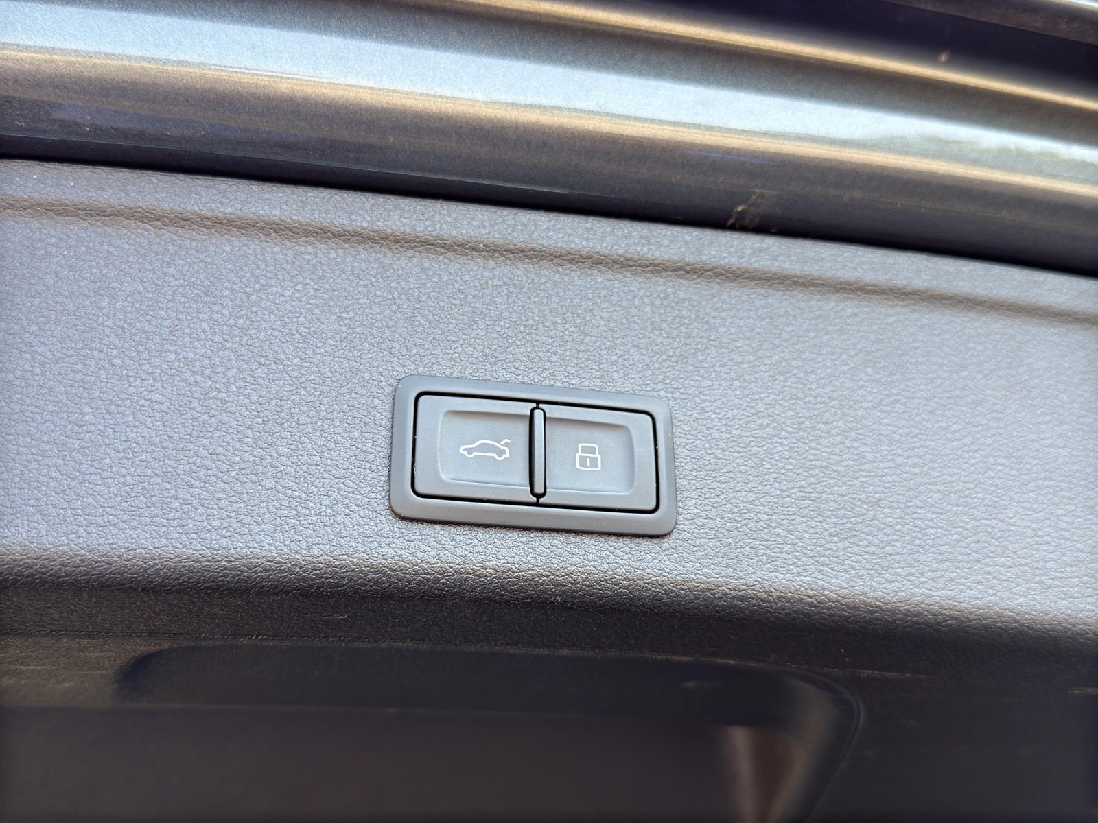AUDI A4 Avant 2.0 TFSI Sport quattro S-Line-image-19