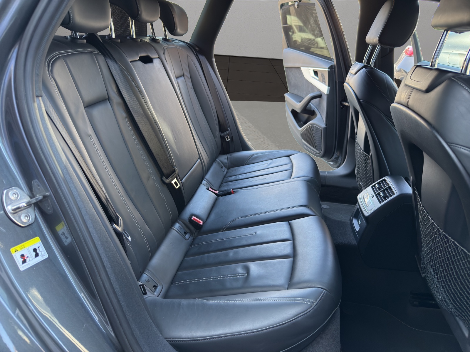 AUDI A4 Avant 2.0 TFSI Sport quattro S-Line-image-17