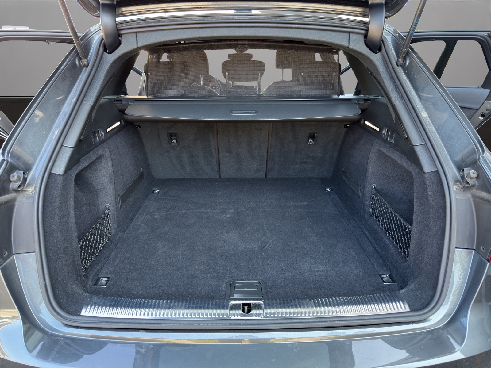 AUDI A4 Avant 2.0 TFSI Sport quattro S-Line-image-18