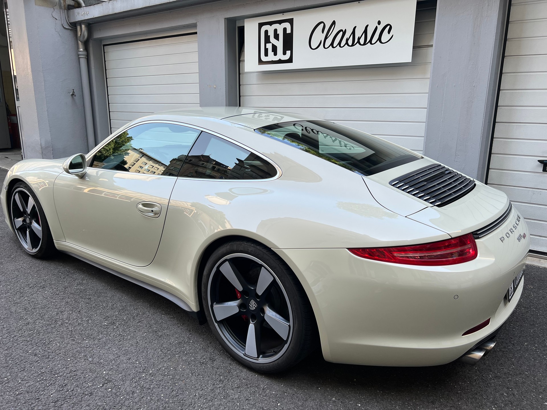 PORSCHE 911 Carrera S 50 Years PDK-image-2