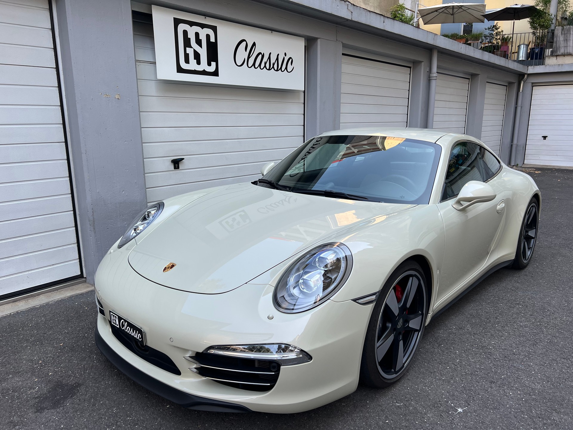 PORSCHE 911 Carrera S 50 Years PDK-image-13