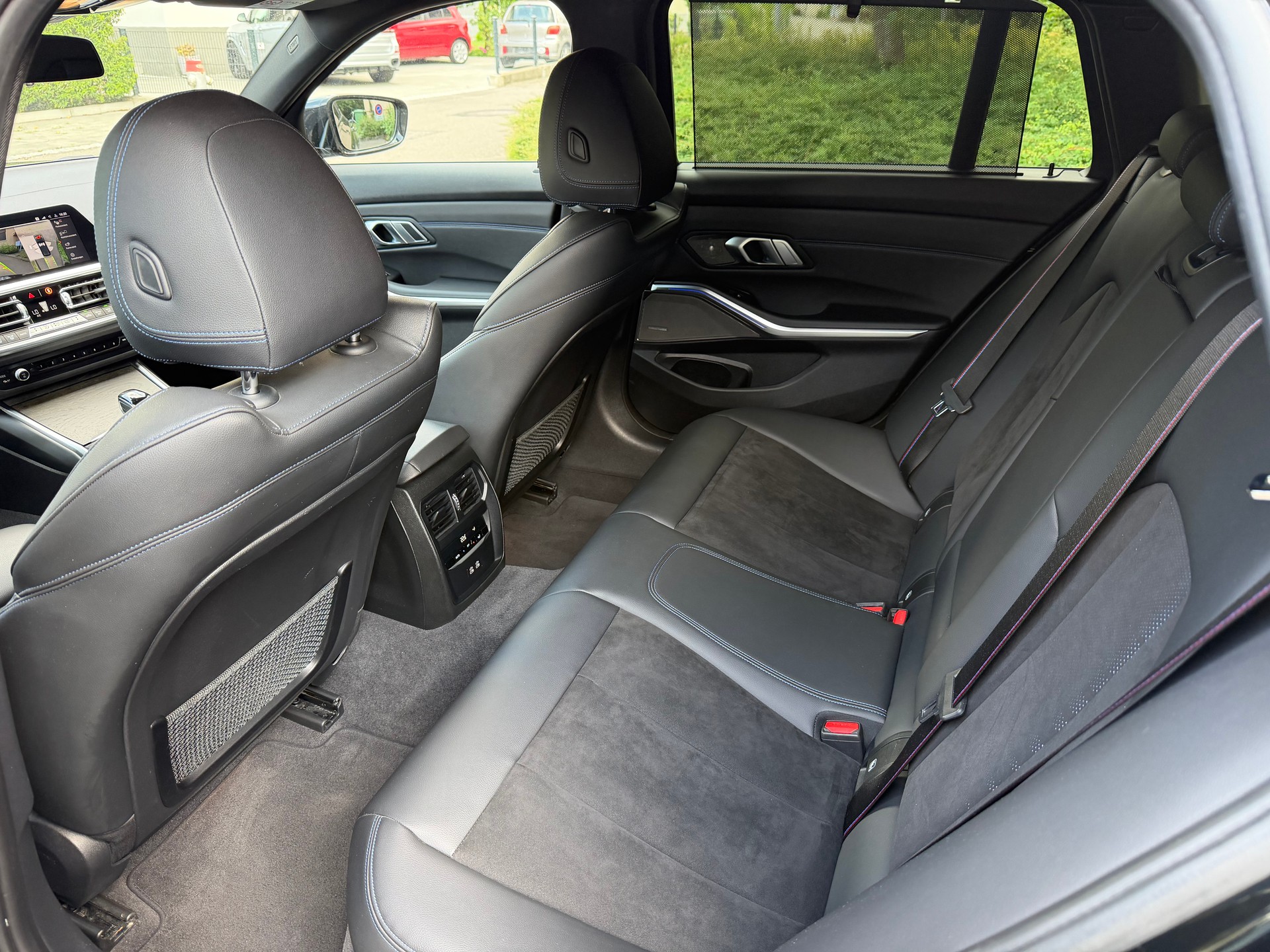 BMW M340i xDrive 48V Touring Steptronic-image-13