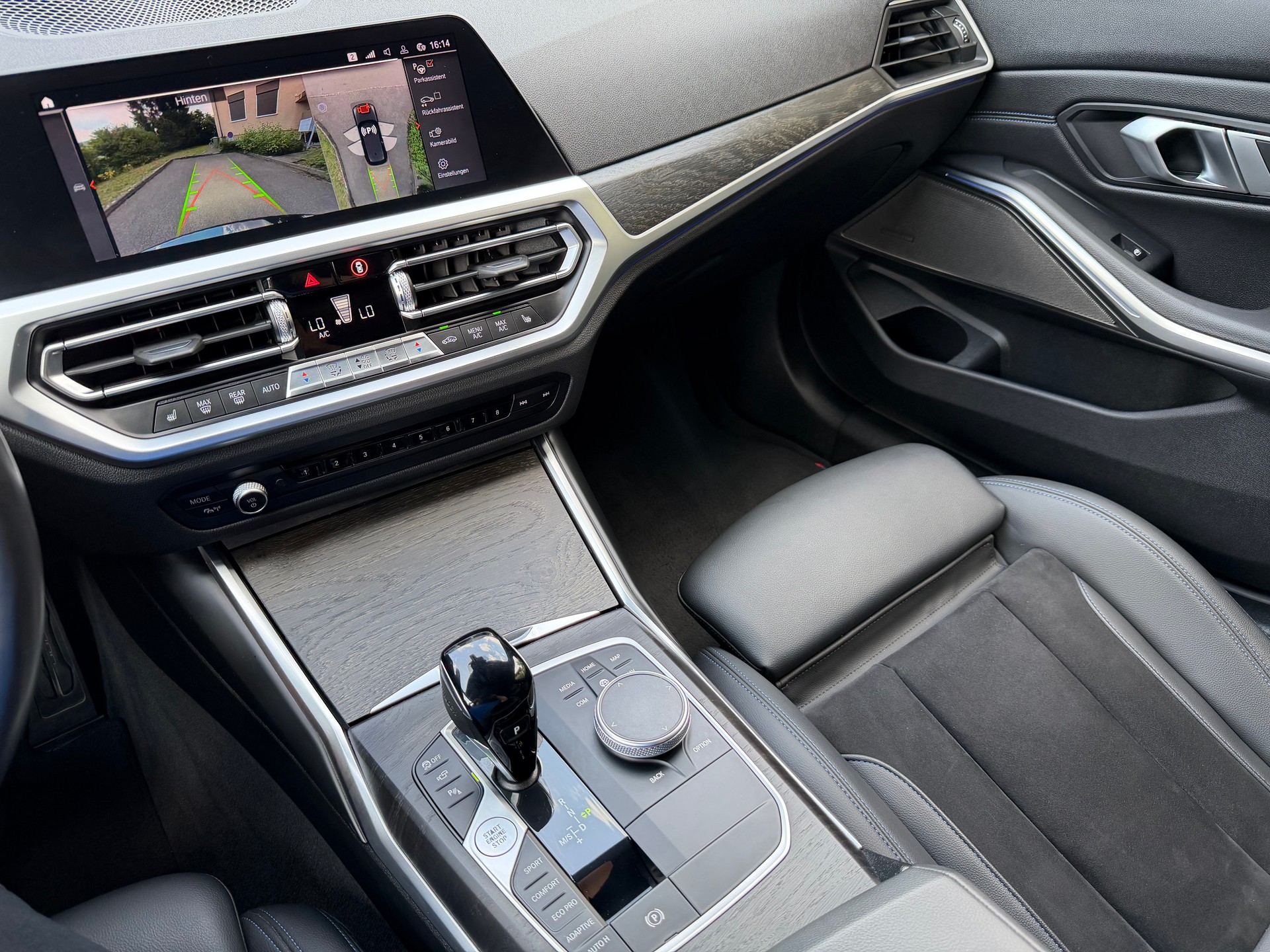 BMW M340i xDrive 48V Touring Steptronic-image-15