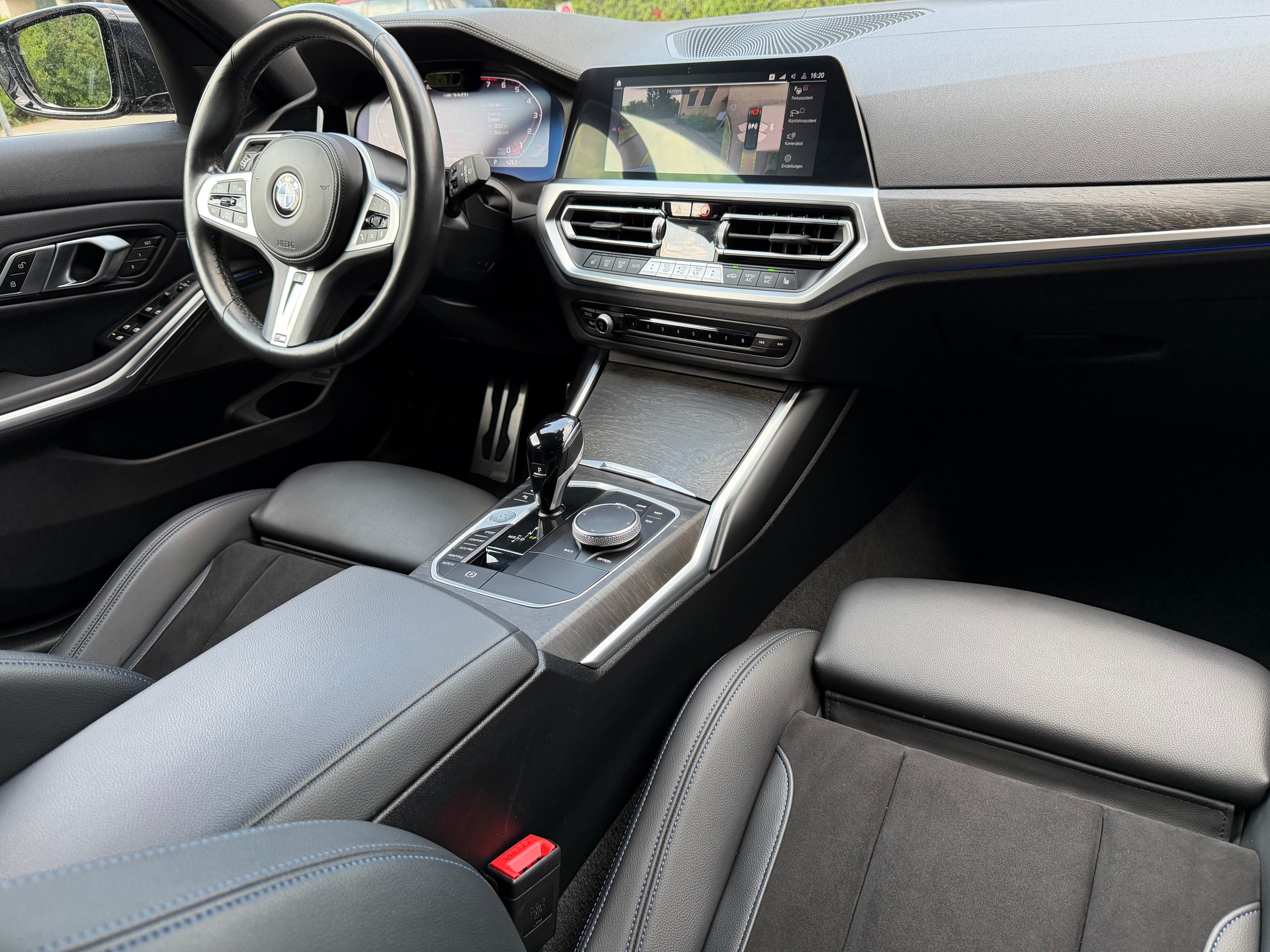 BMW M340i xDrive 48V Touring Steptronic-image-11