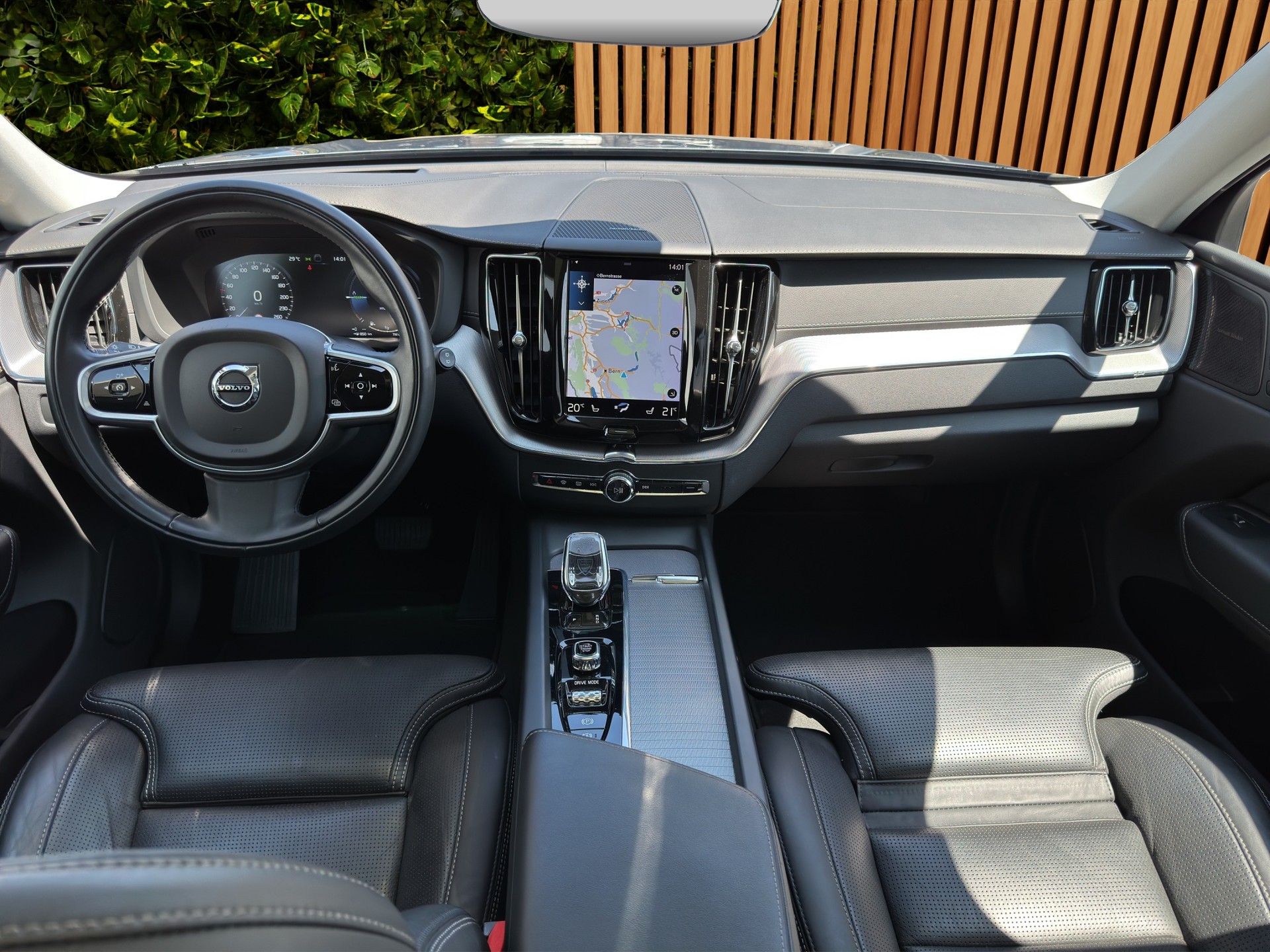 VOLVO XC60 2.0 T6 TE Inscription eAWD-image-8