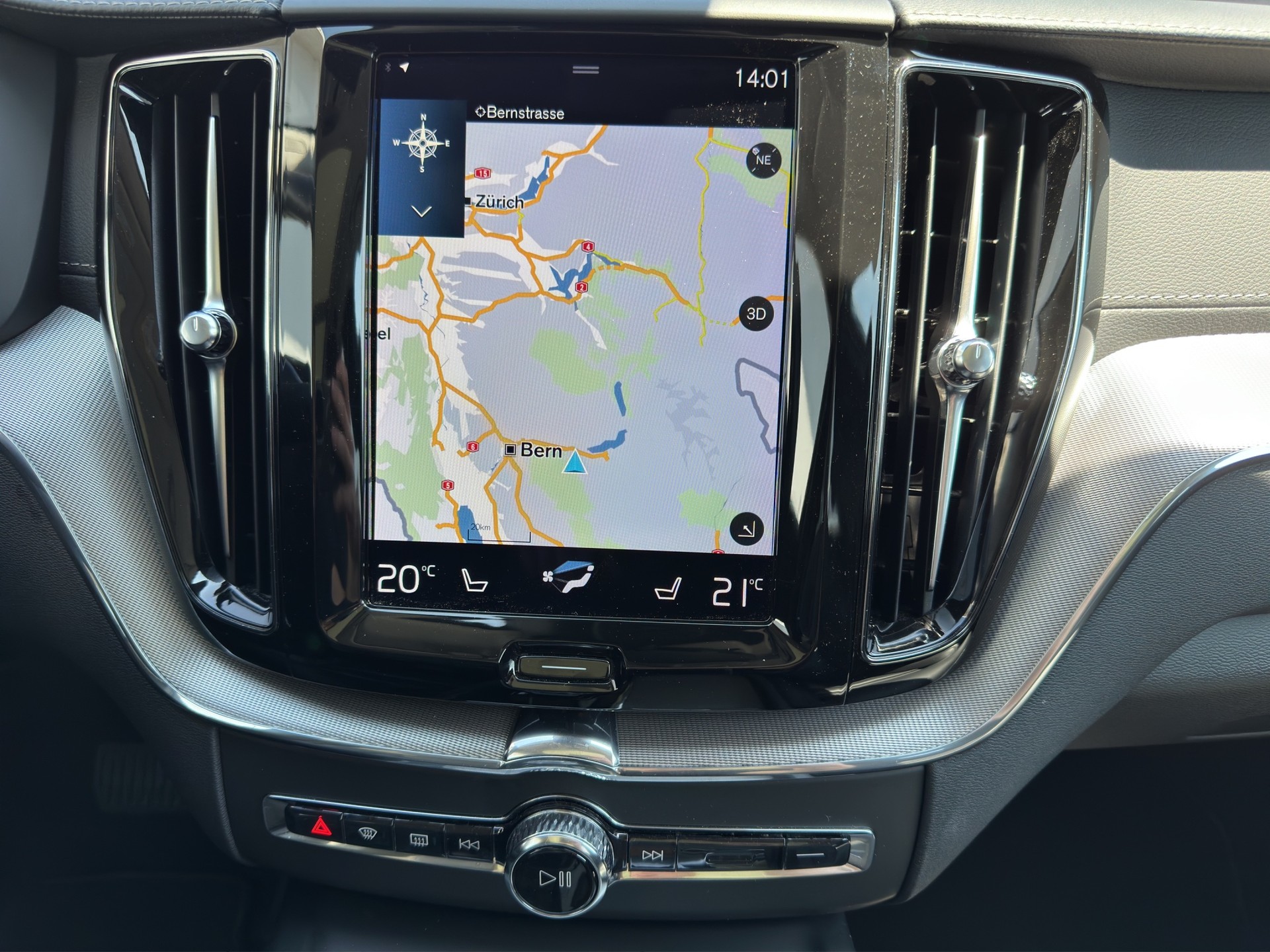 VOLVO XC60 2.0 T6 TE Inscription eAWD-image-12