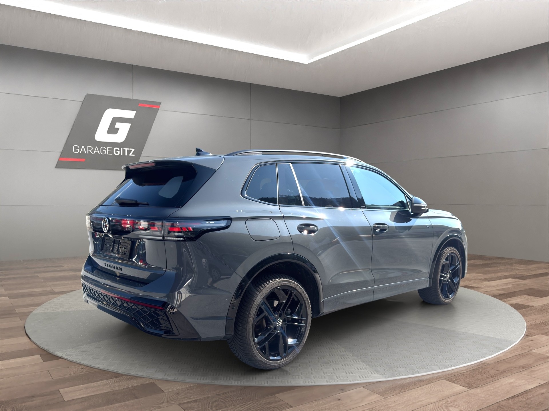 VW Tiguan 2.0 TSI DSG R-Line 4Motion-image-4