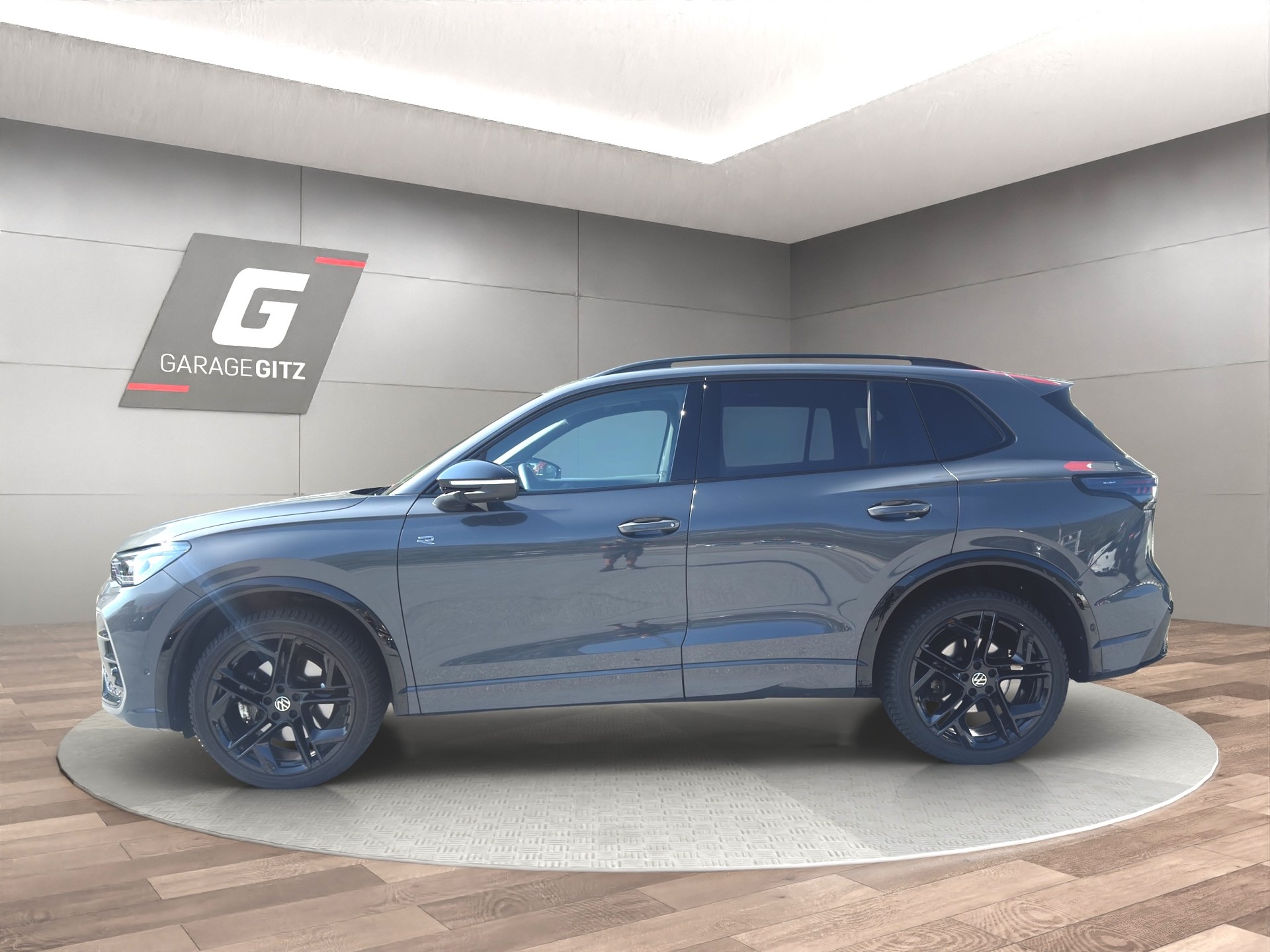 VW Tiguan 2.0 TSI DSG R-Line 4Motion-image-1