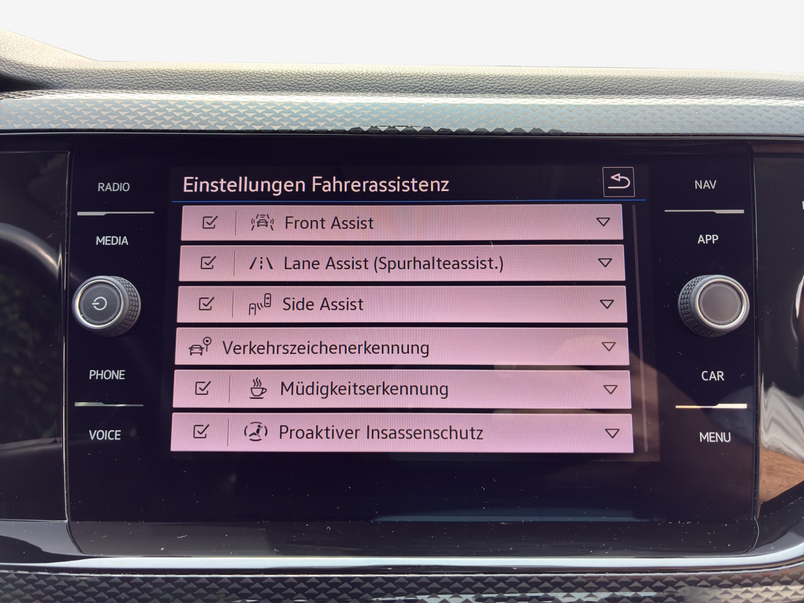 VW Taigo 1.0 TSI Life DSG-image-12