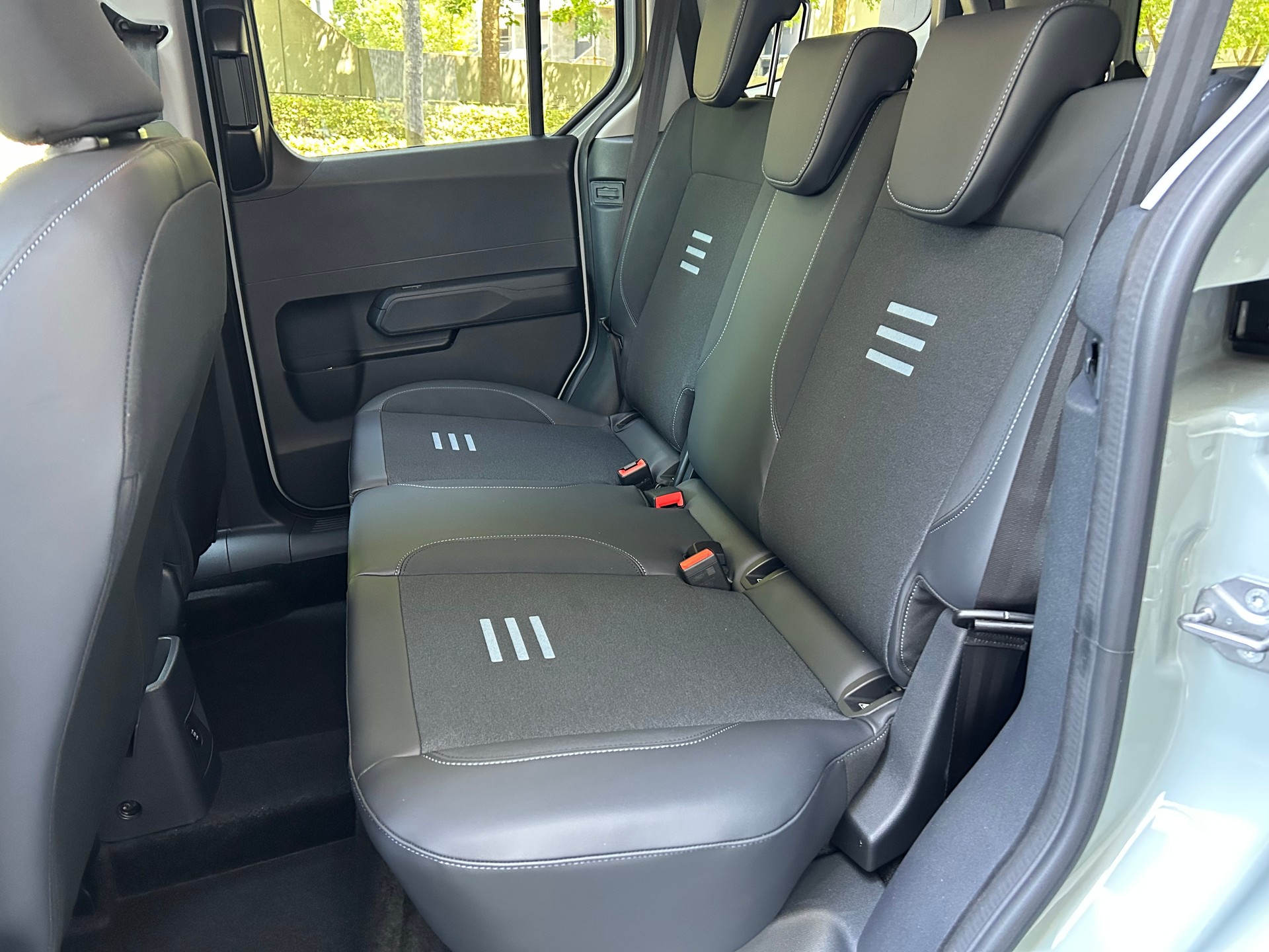 FORD Tourneo Courier 1.0 EcoBoost Active Automat-image-12