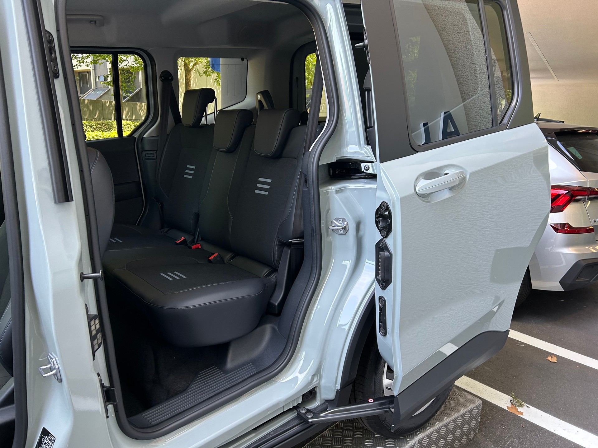 FORD Tourneo Courier 1.0 EcoBoost Active Automat-image-11