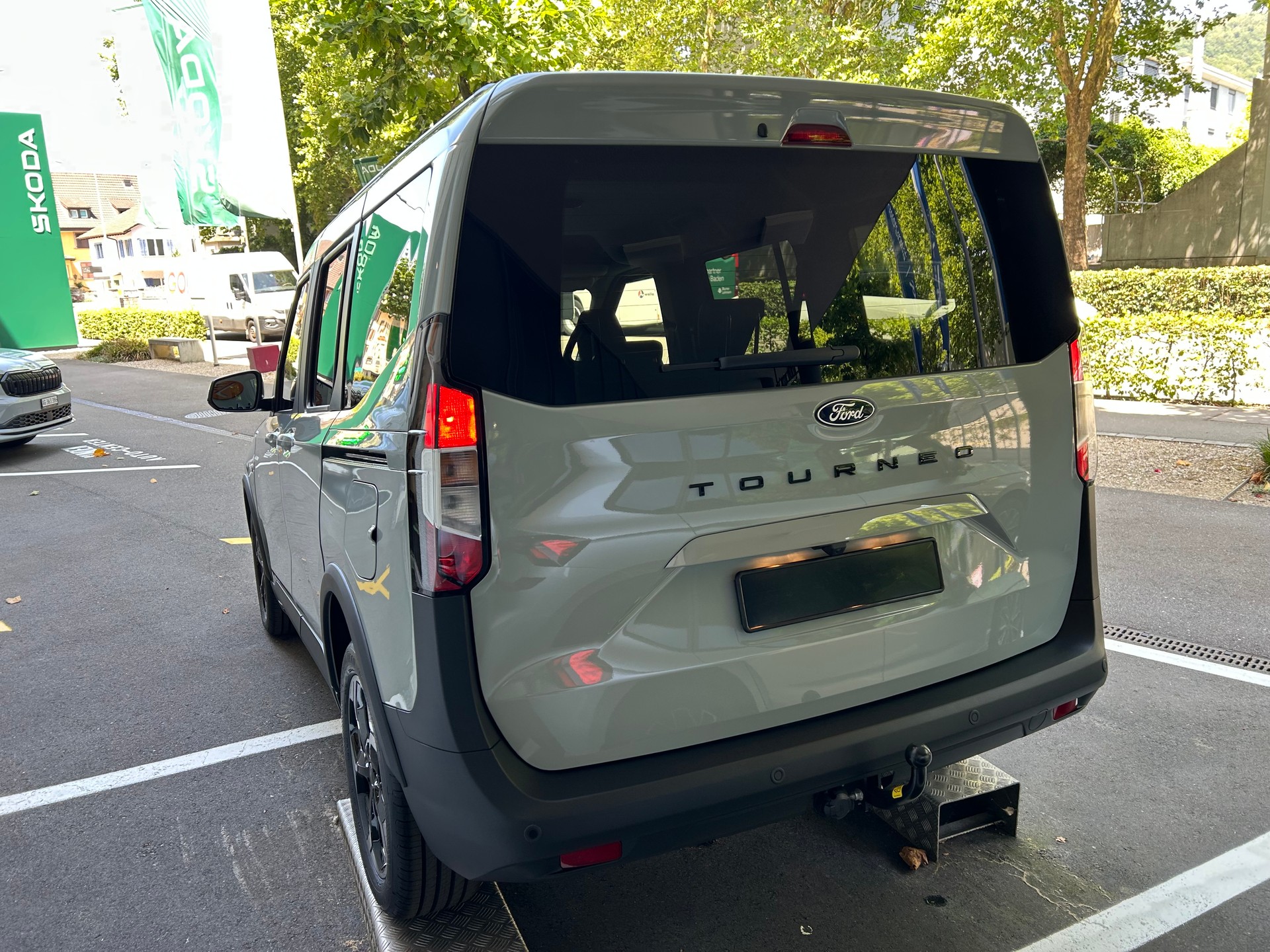 FORD Tourneo Courier 1.0 EcoBoost Active Automat-image-4