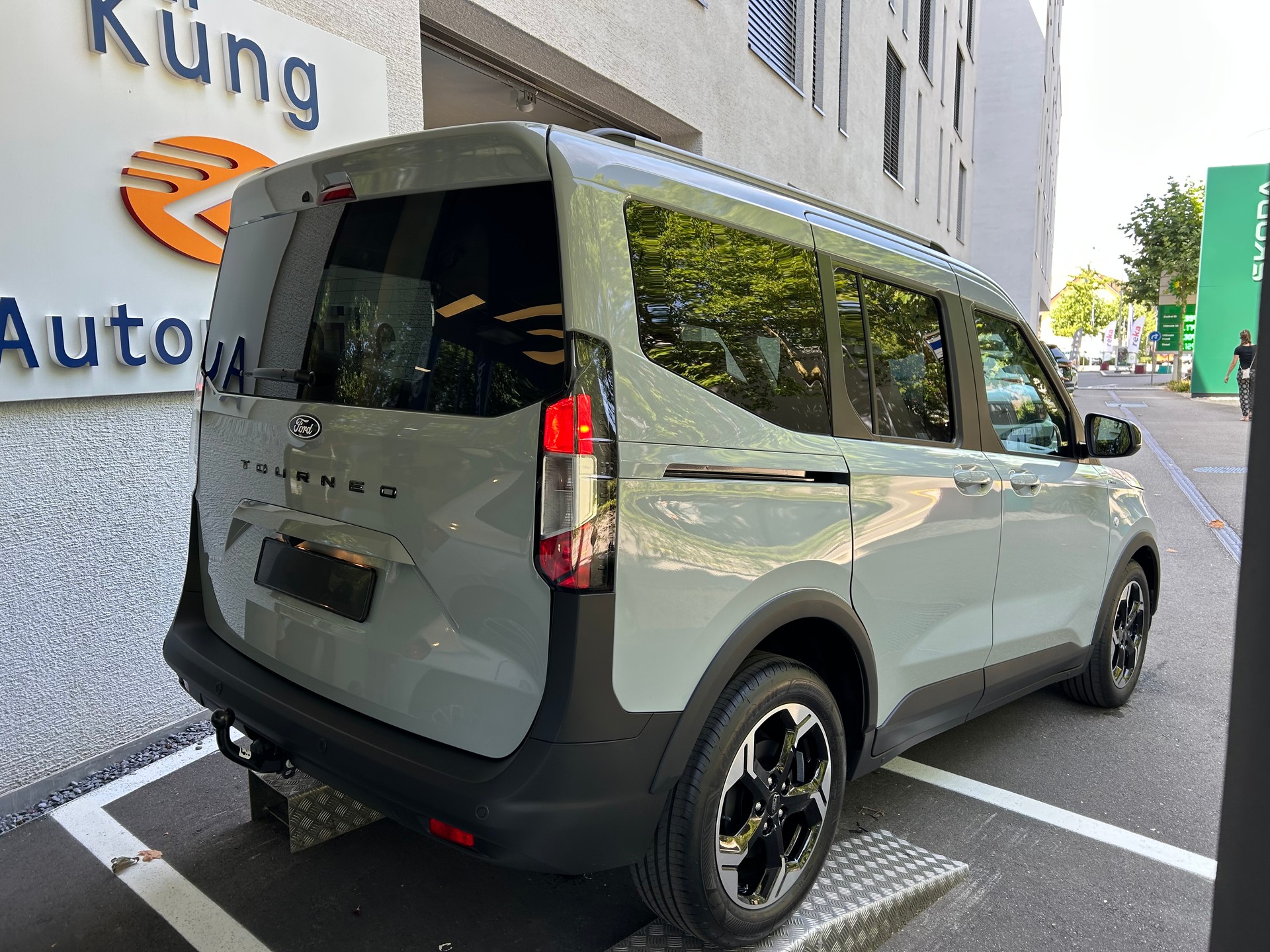 FORD Tourneo Courier 1.0 EcoBoost Active Automat-image-2
