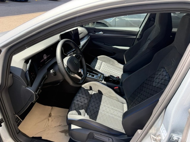 VW Golf 1.5 e TSI mHEV R-Line DSG-image-5