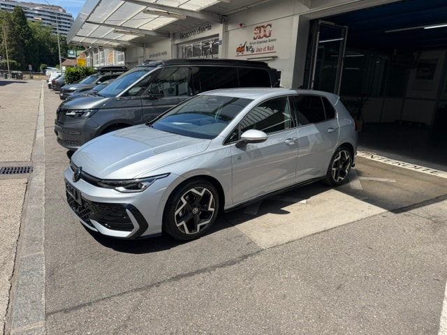 VW Golf 1.5 e TSI mHEV R-Line DSG-image-2