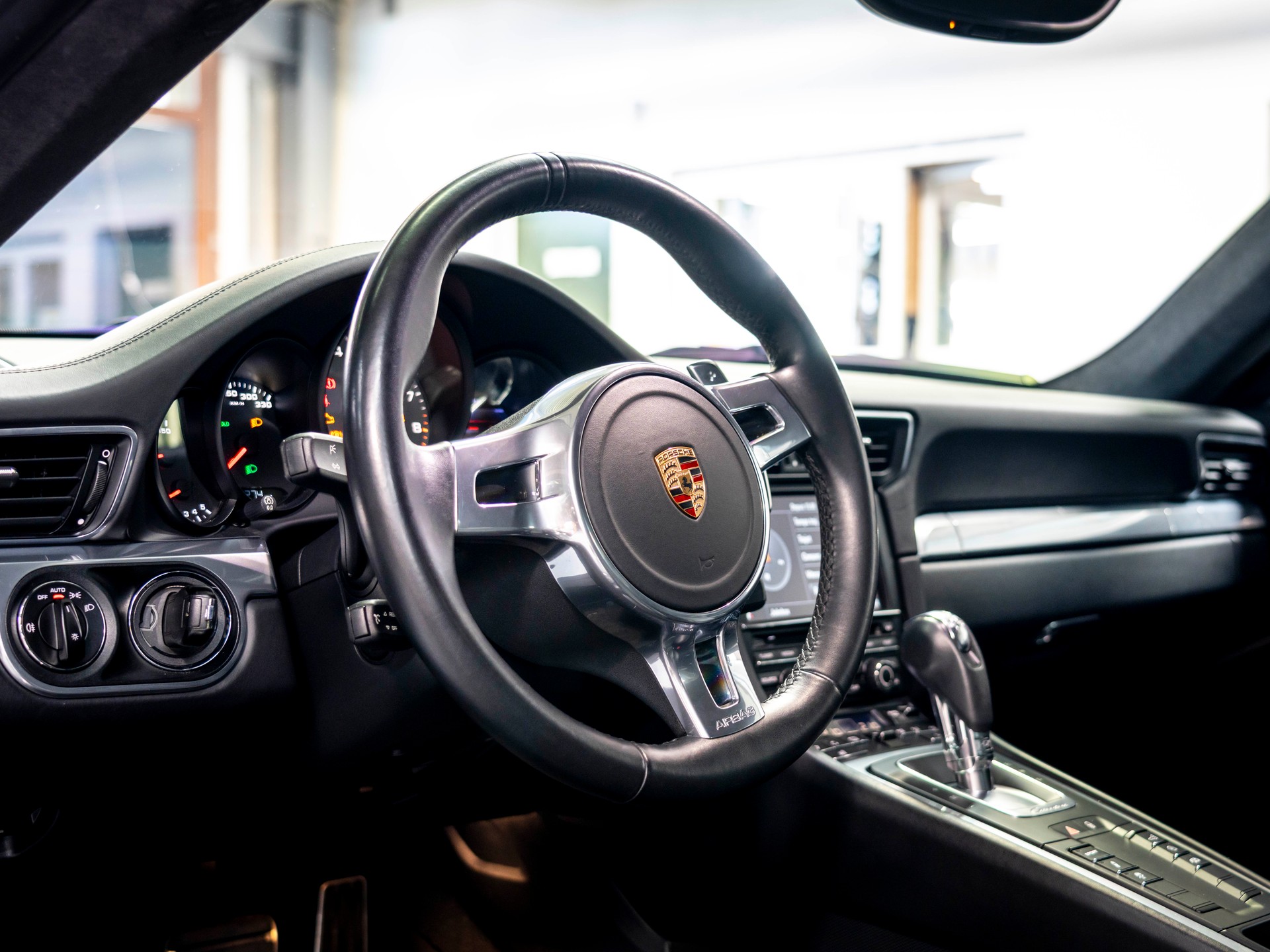 PORSCHE 911 Carrera 4S PDK-image-14
