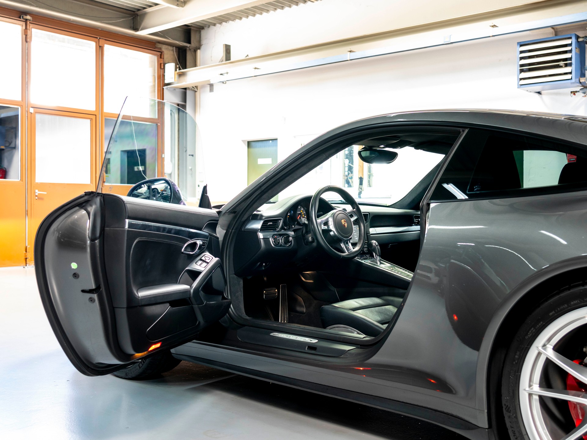 PORSCHE 911 Carrera 4S PDK-image-16