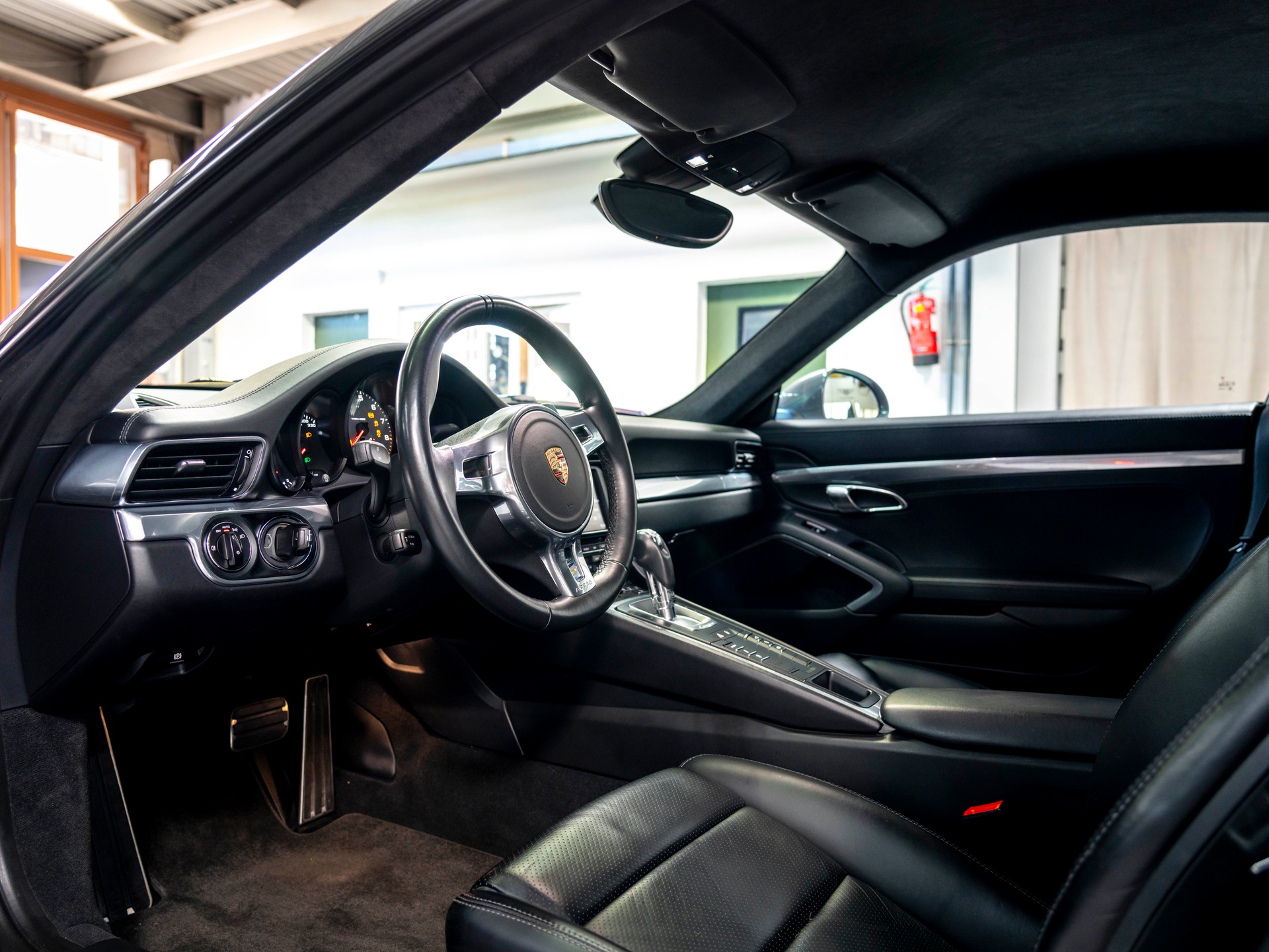 PORSCHE 911 Carrera 4S PDK-image-13